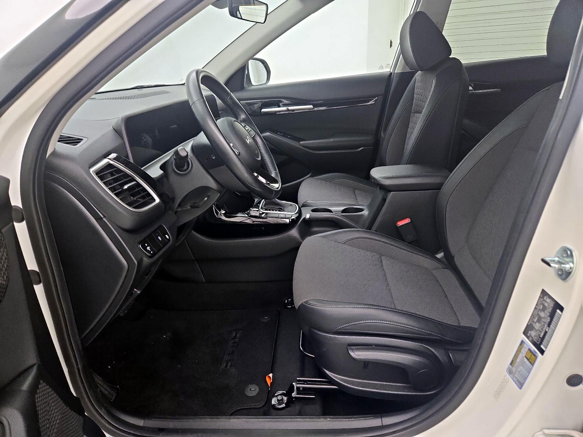 Thumbnail: 2025 Kia Seltos - 11