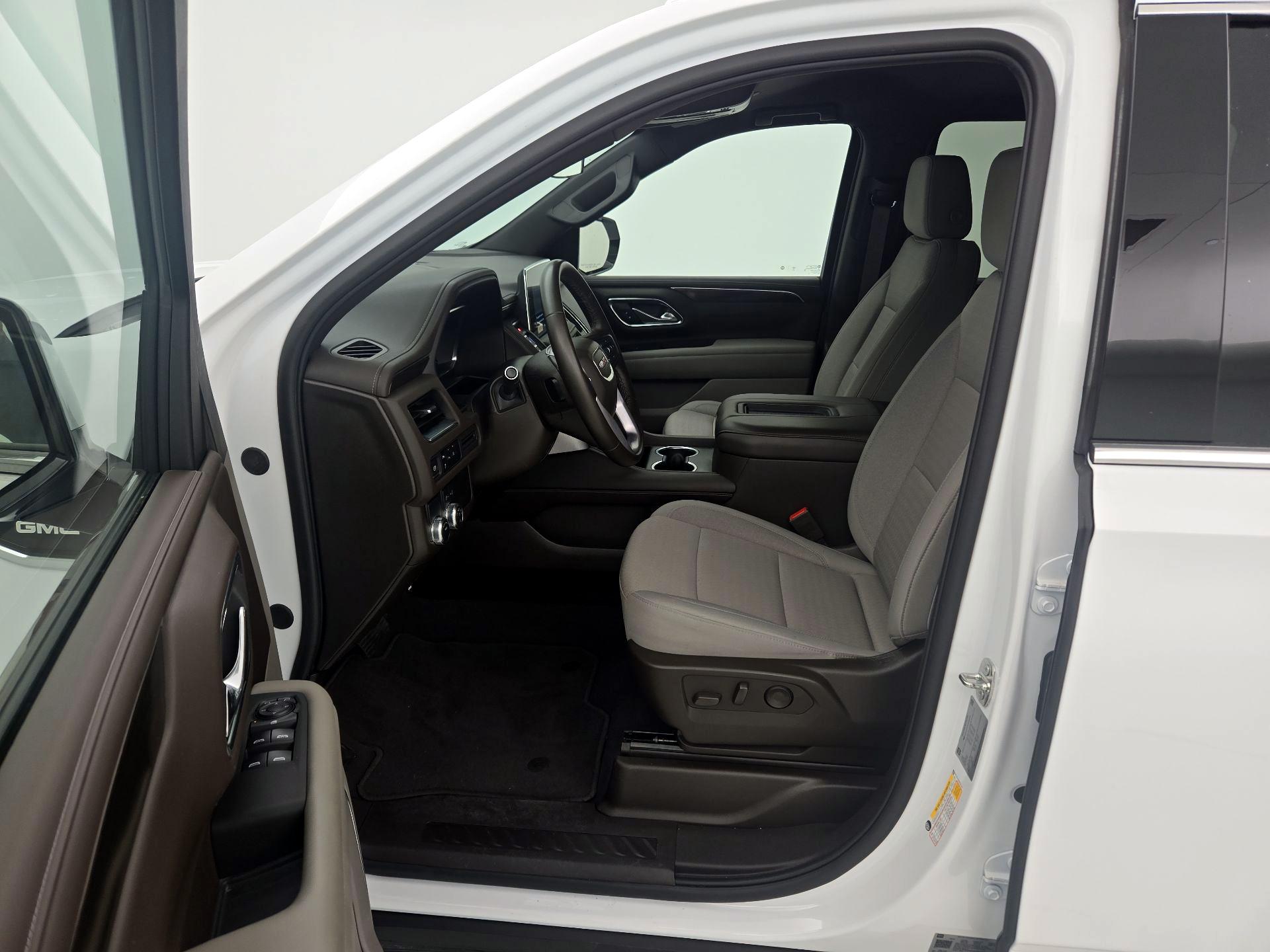 Thumbnail: 2024 GMC Yukon XL - 11