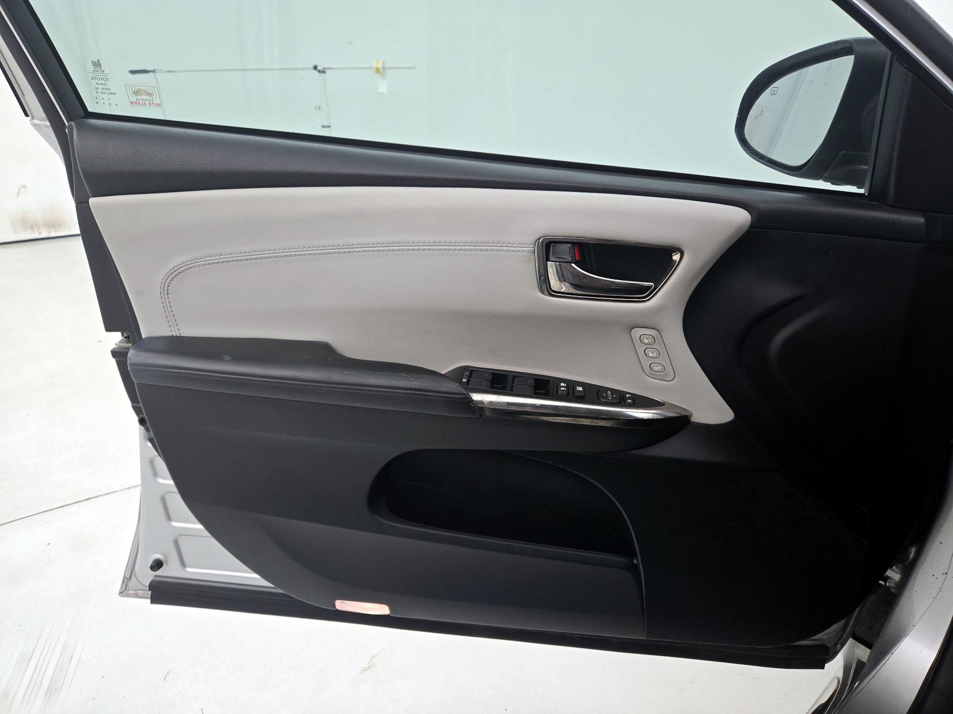 Thumbnail: 2015 Toyota Avalon - 12