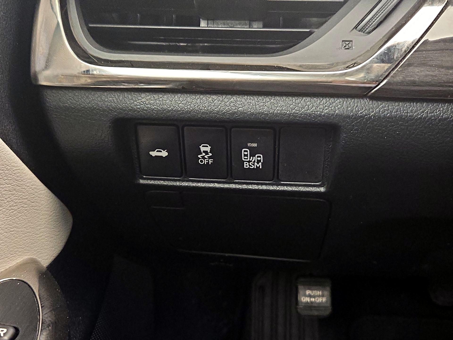 Thumbnail: 2015 Toyota Avalon - 13