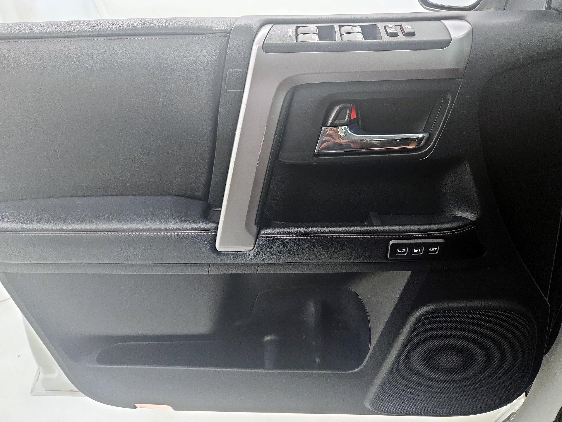 Thumbnail: 2017 Toyota 4Runner - 12