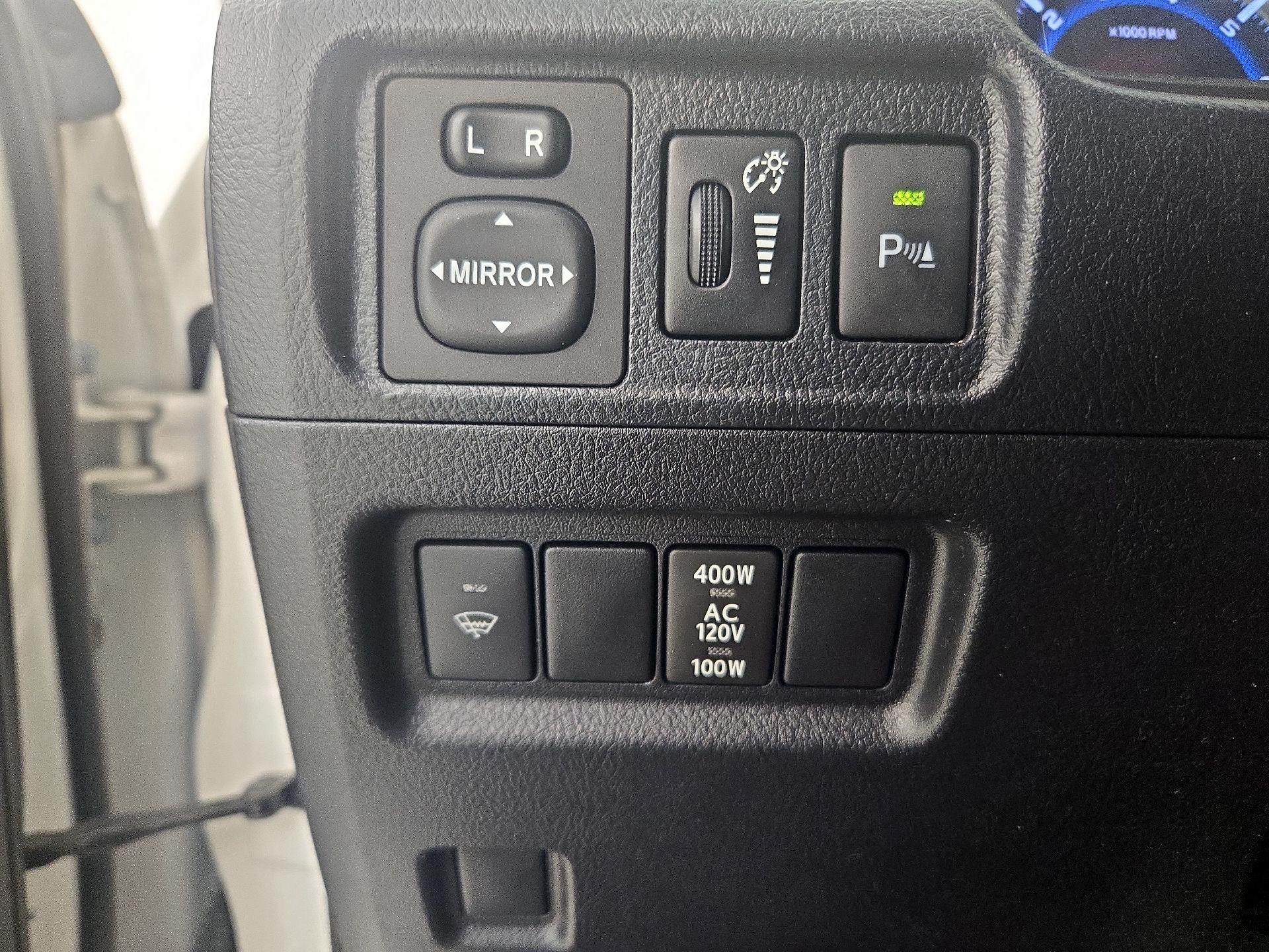 Thumbnail: 2017 Toyota 4Runner - 13