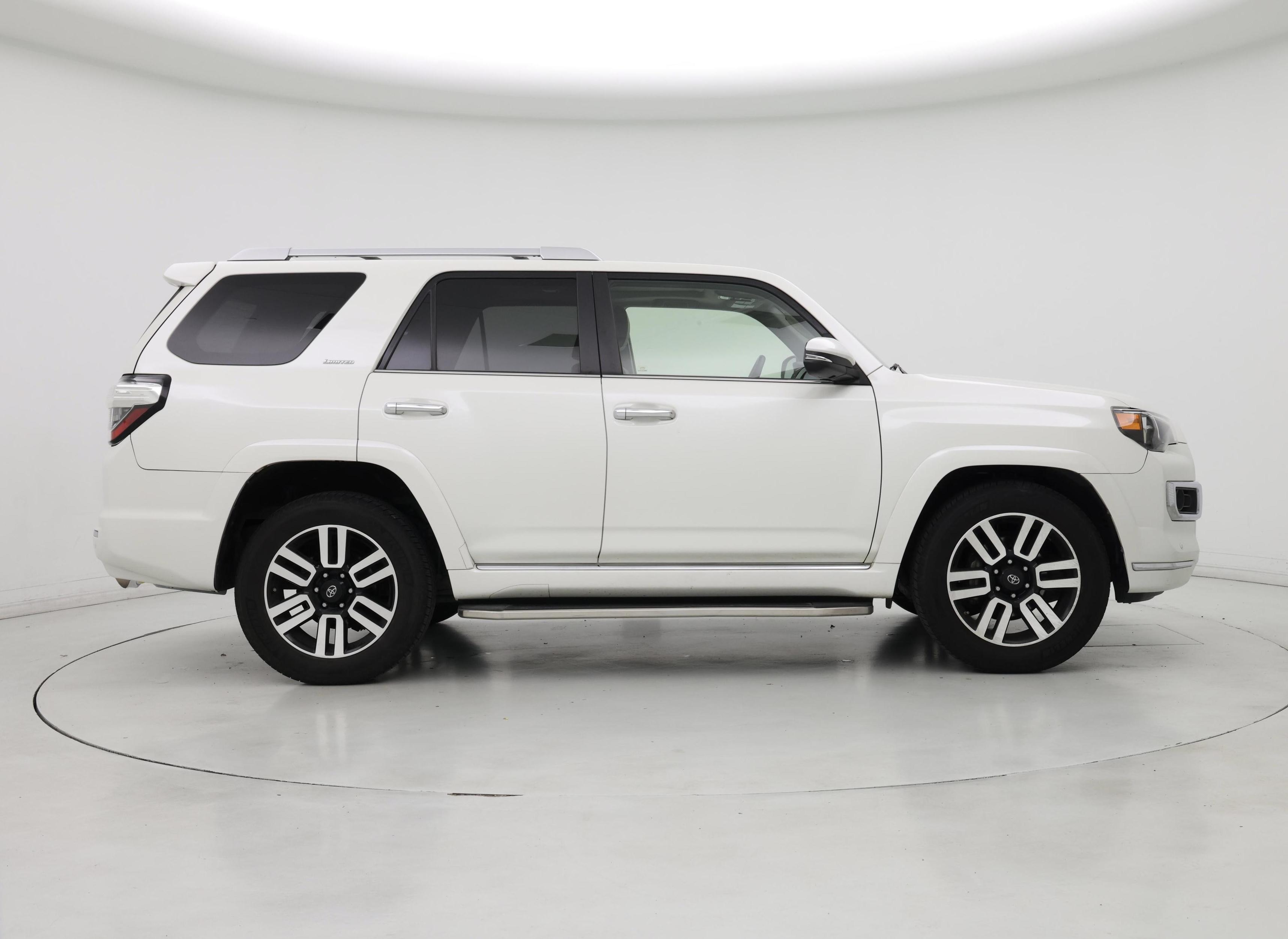 Thumbnail: 2017 Toyota 4Runner - 7