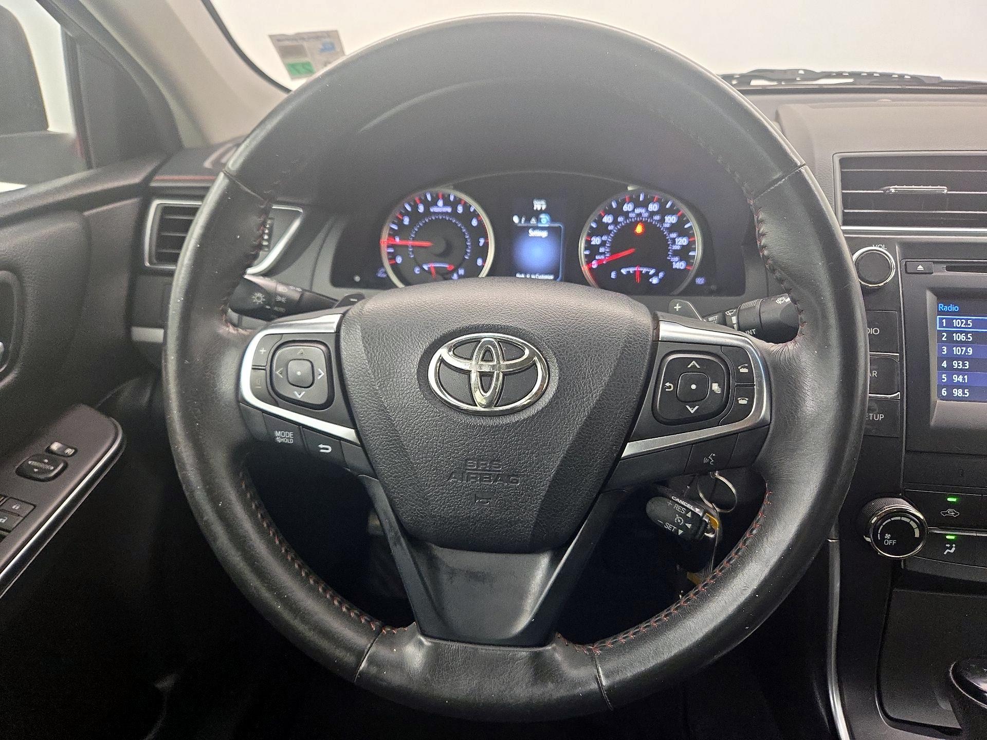 Thumbnail: 2016 Toyota Camry - 10