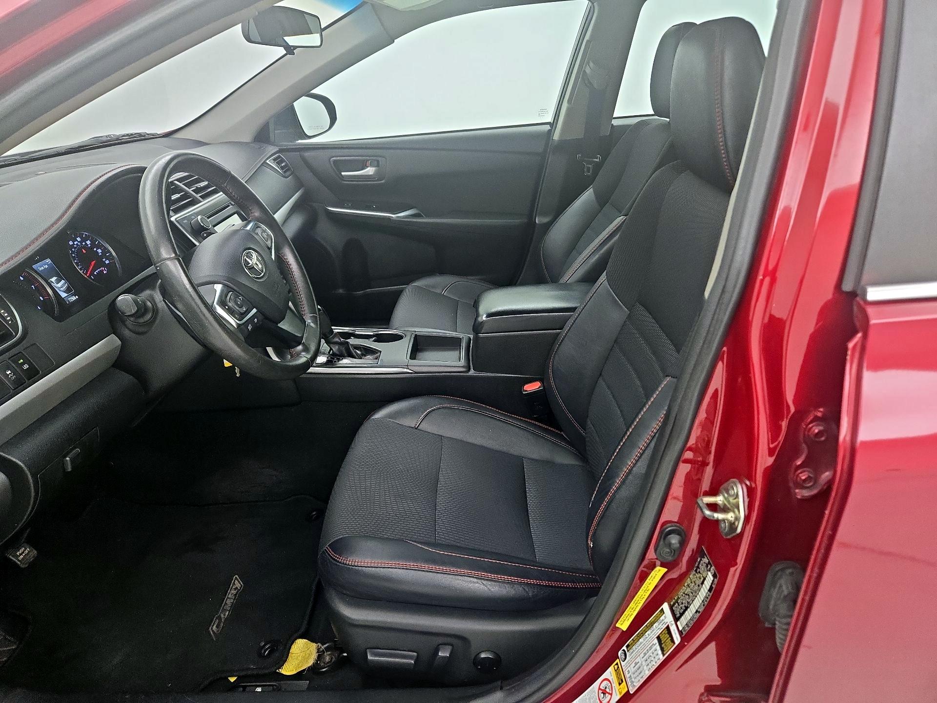 Thumbnail: 2016 Toyota Camry - 11