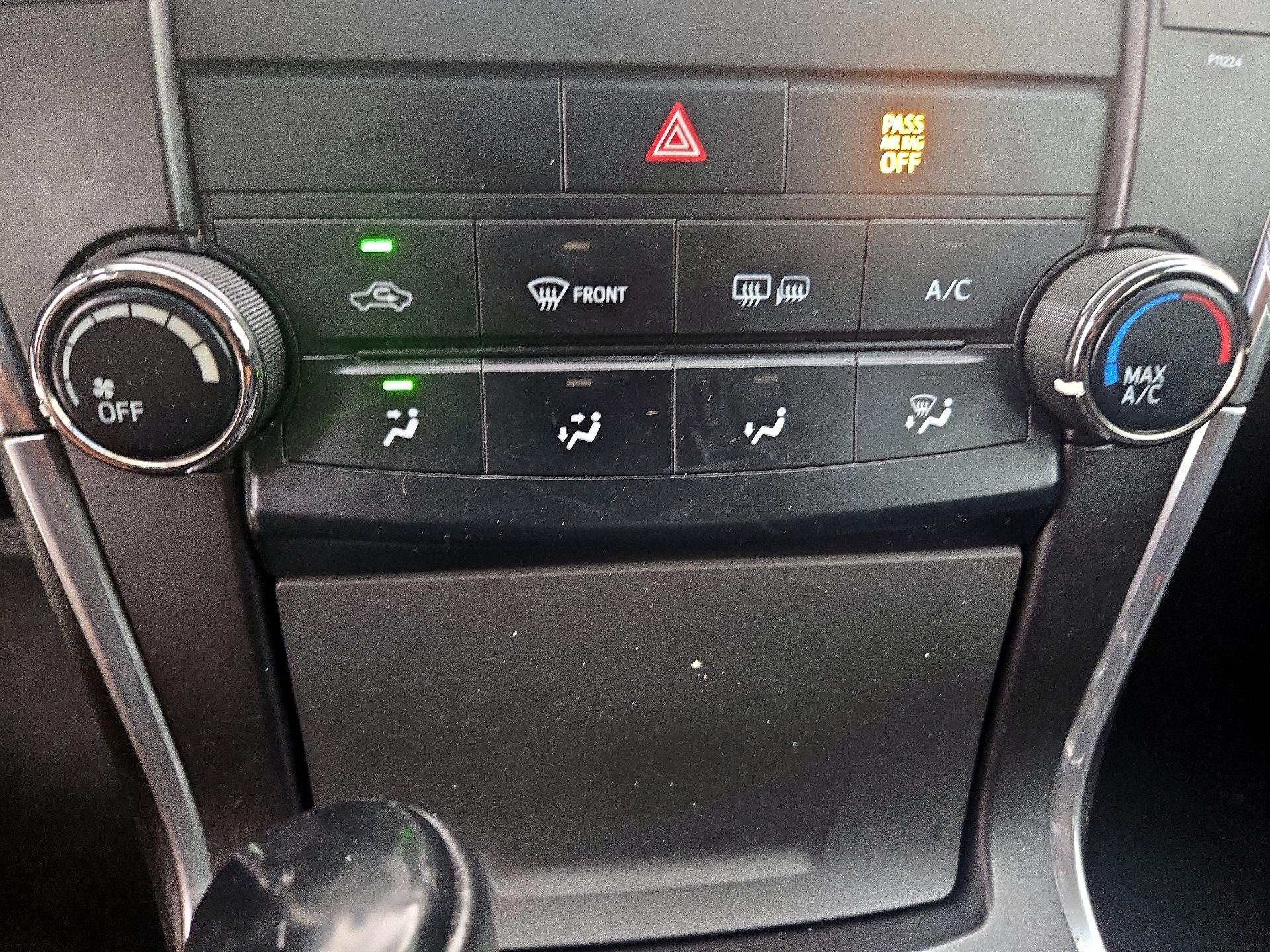 Thumbnail: 2016 Toyota Camry - 16