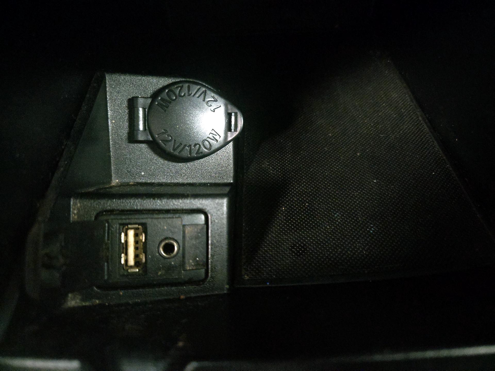 Thumbnail: 2016 Toyota Camry - 18