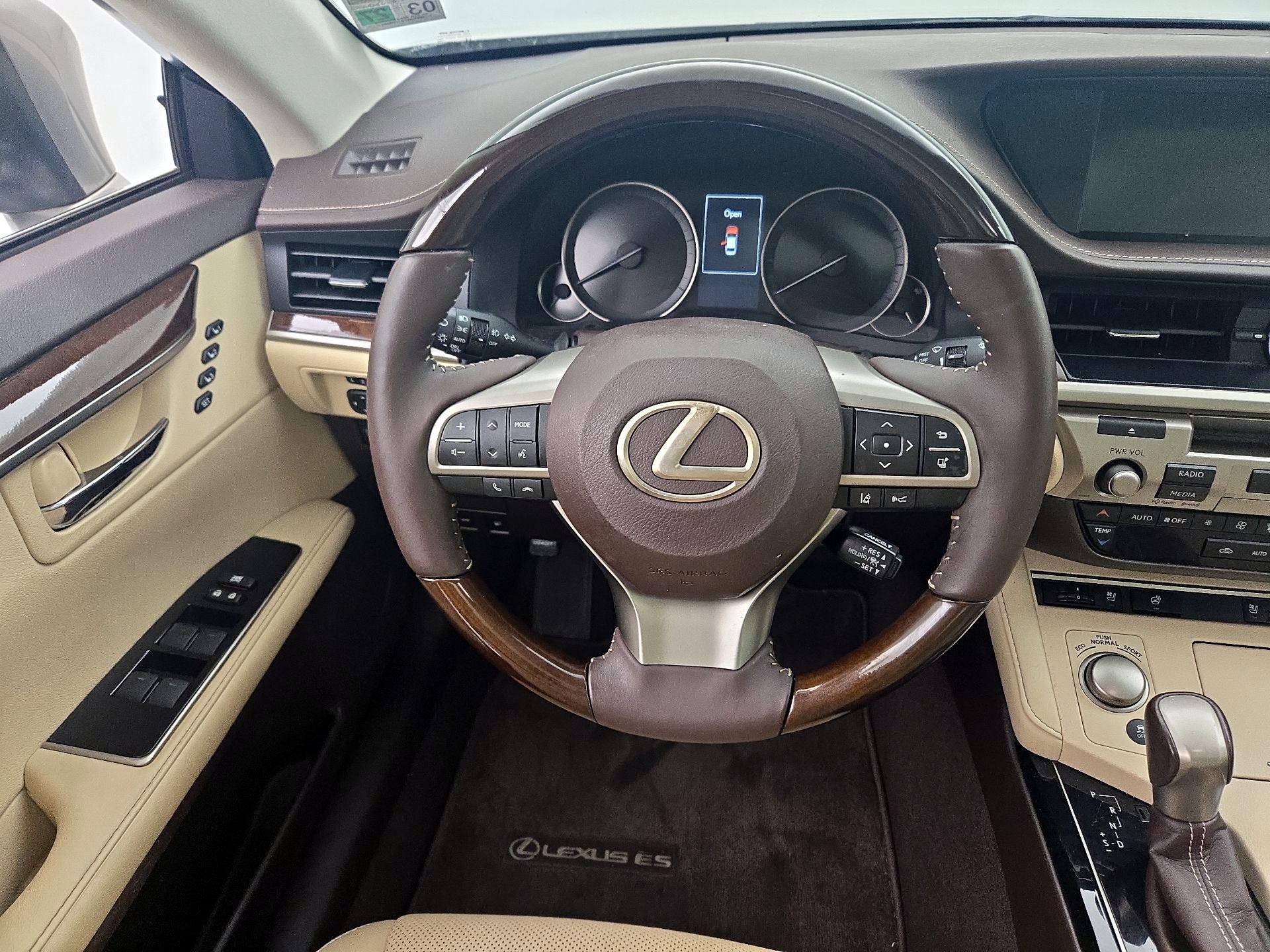 Thumbnail: 2018 Lexus ES - 10