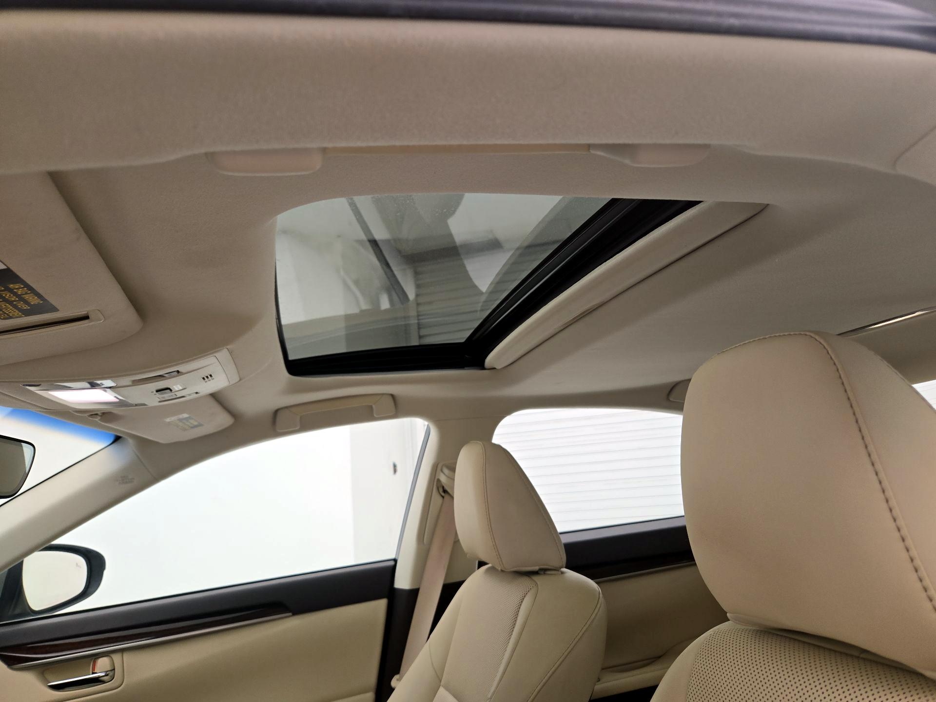 Thumbnail: 2018 Lexus ES - 20