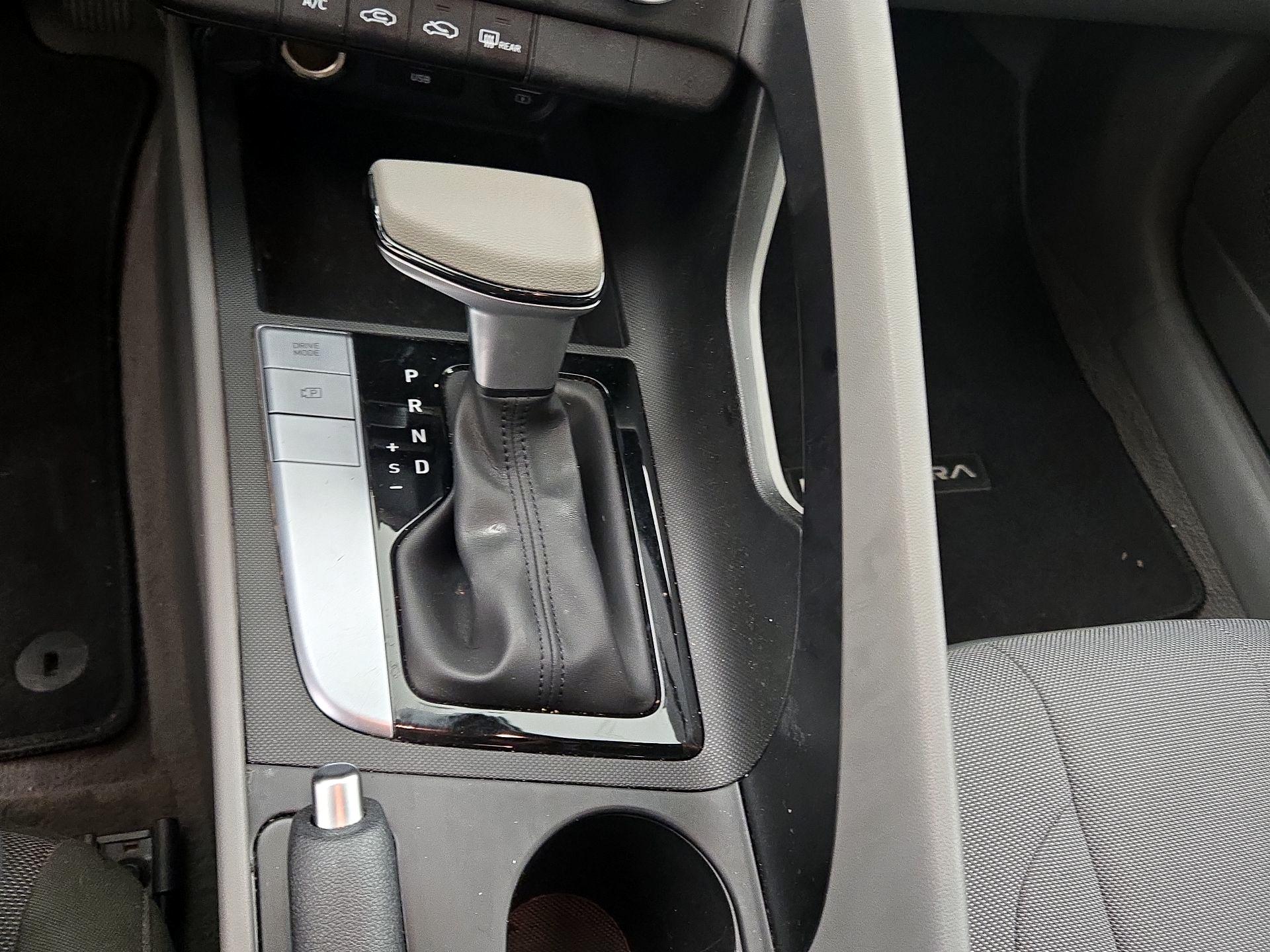 Thumbnail: 2023 Hyundai Elantra - 17