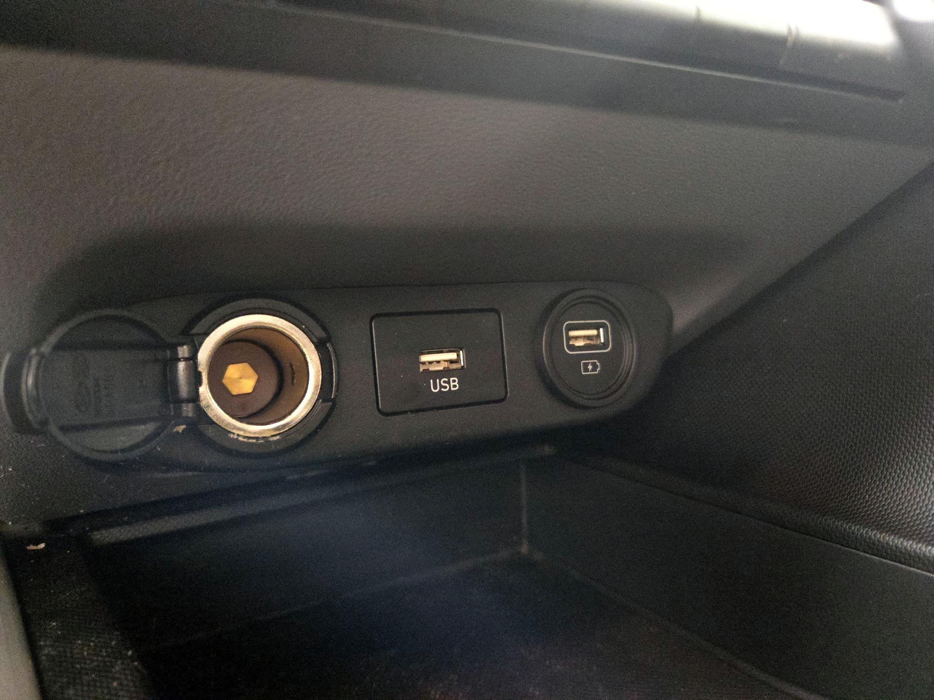 Thumbnail: 2023 Hyundai Elantra - 18