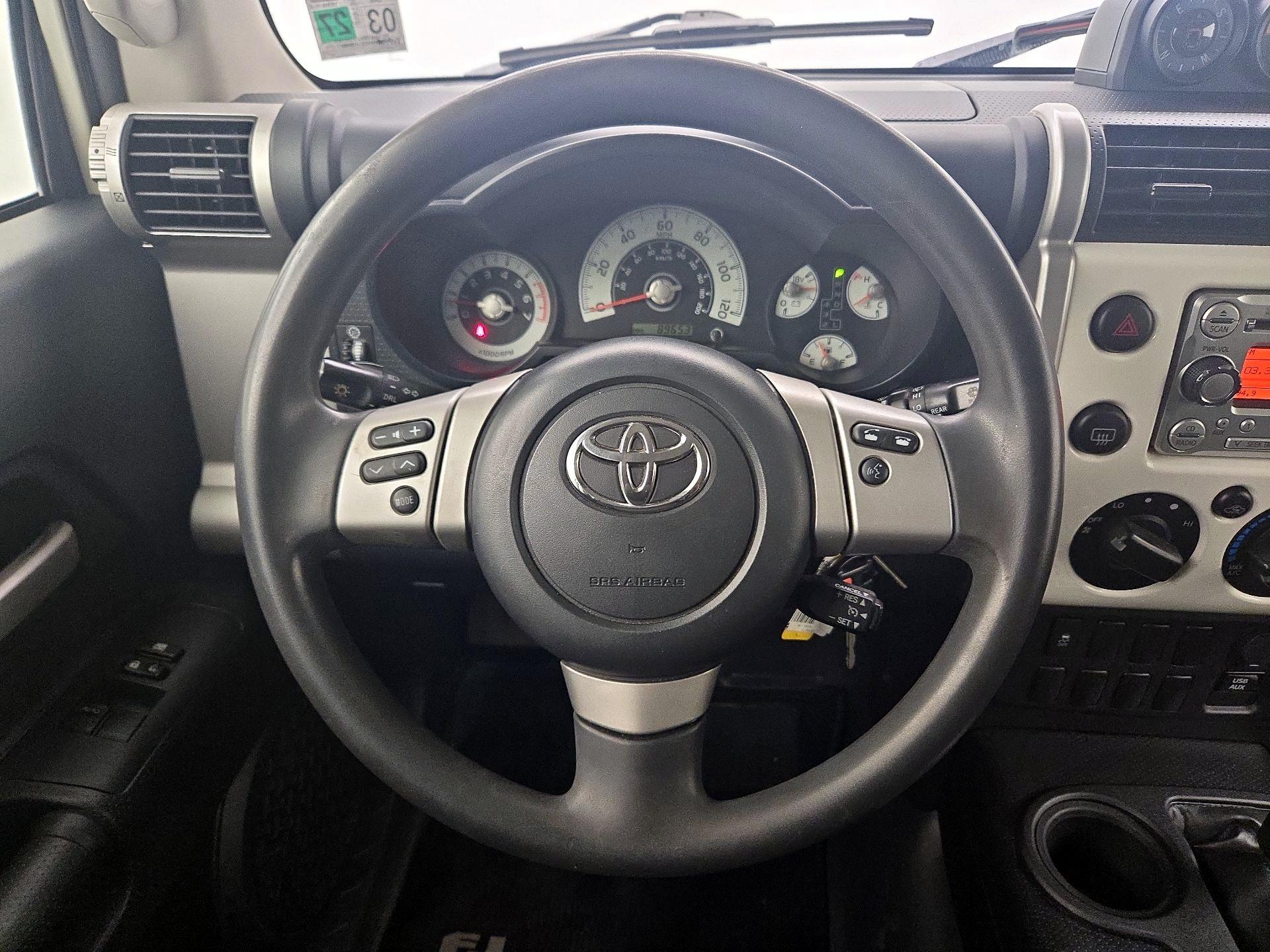 Thumbnail: 2014 Toyota FJ Cruiser - 10