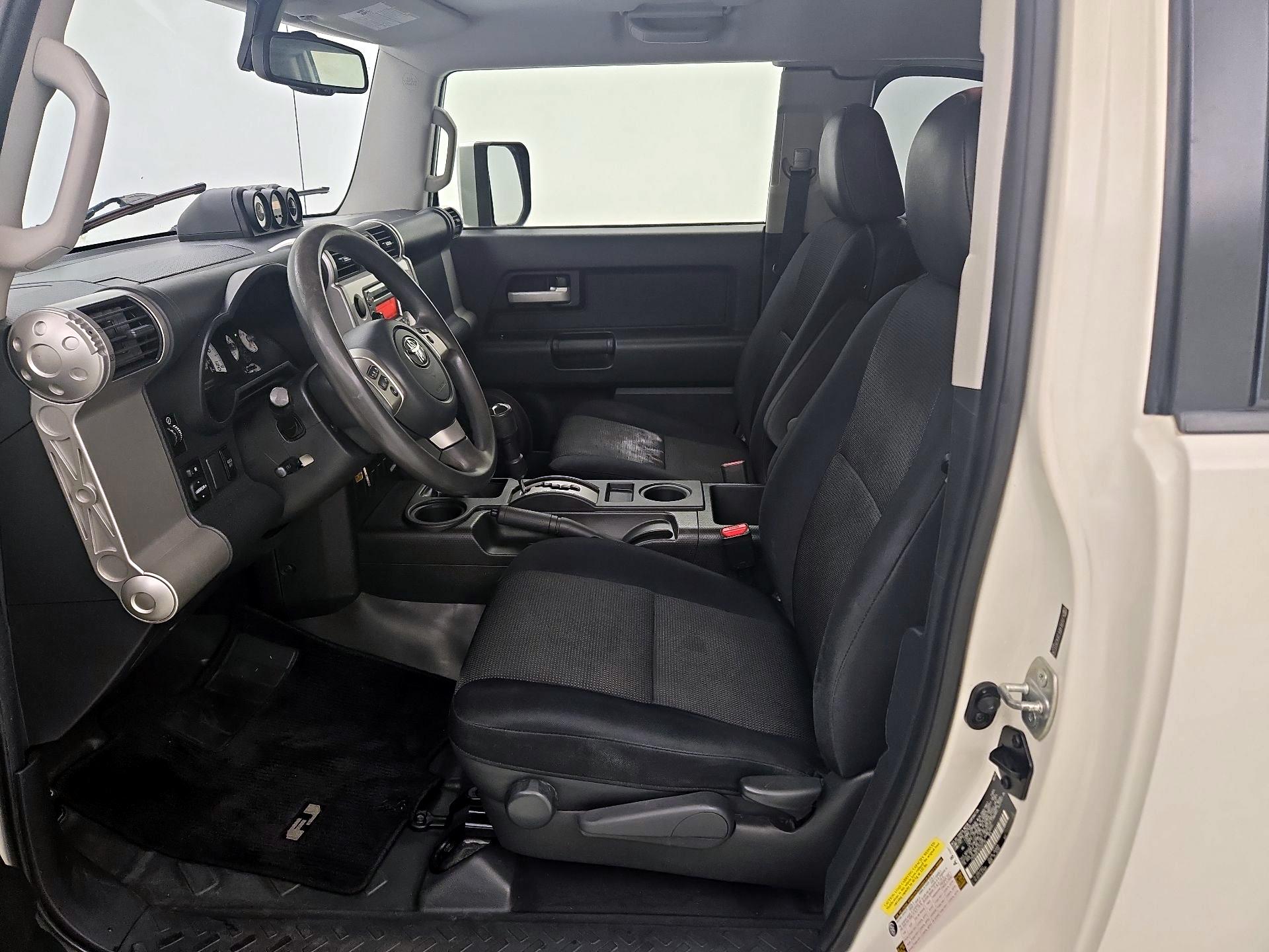 Thumbnail: 2014 Toyota FJ Cruiser - 11