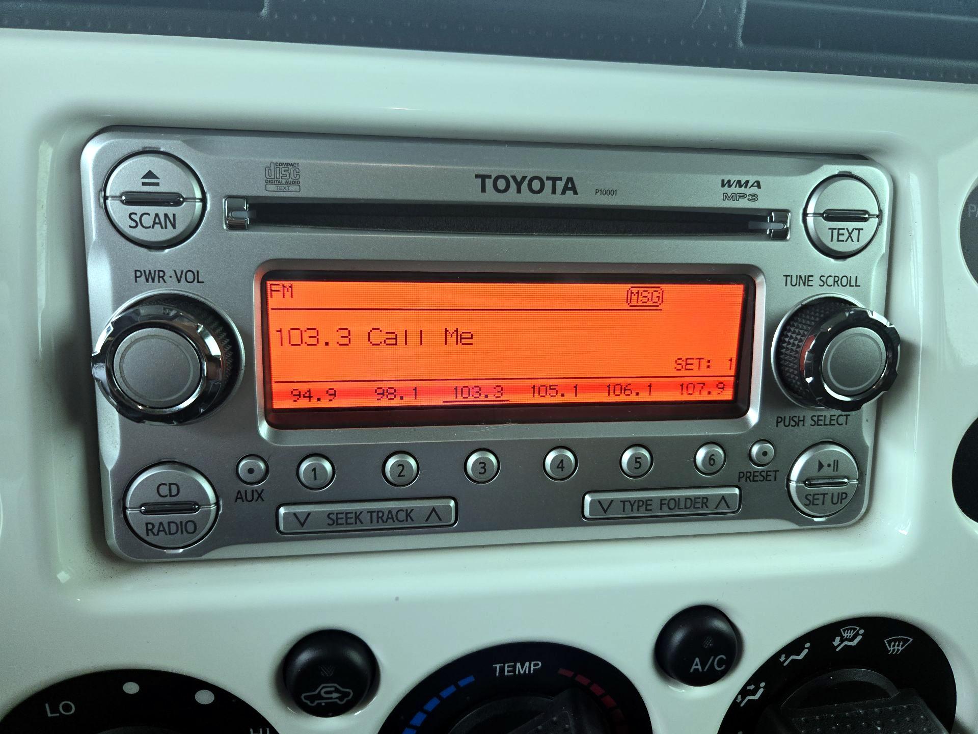 Thumbnail: 2014 Toyota FJ Cruiser - 15