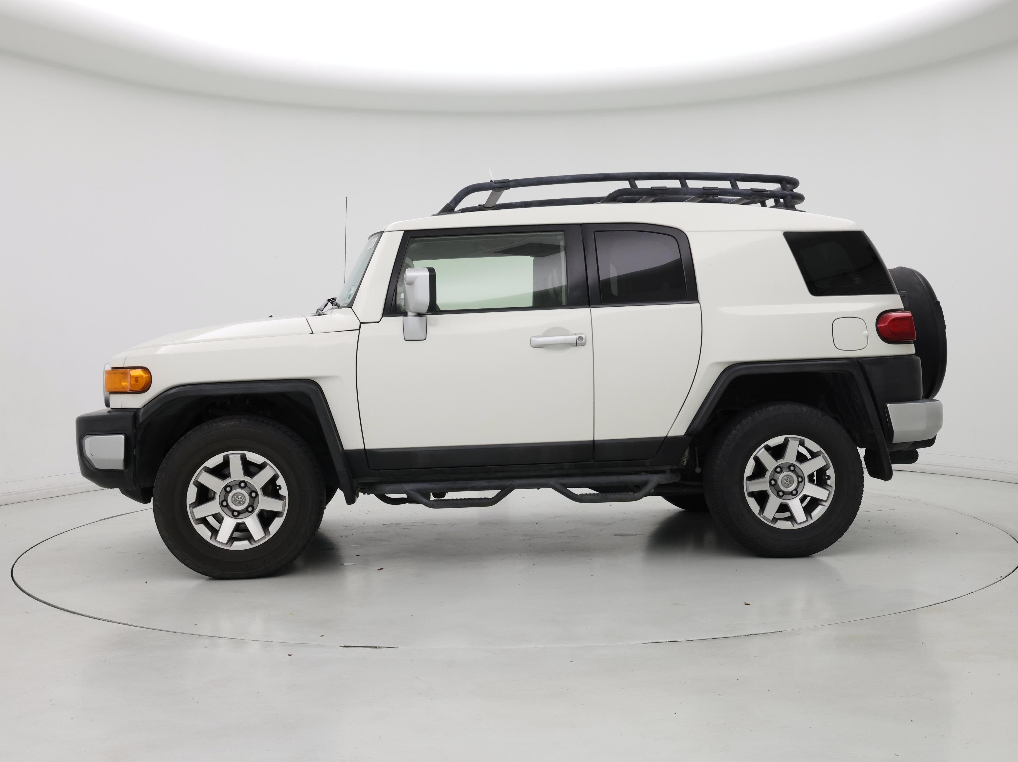 Thumbnail: 2014 Toyota FJ Cruiser - 3