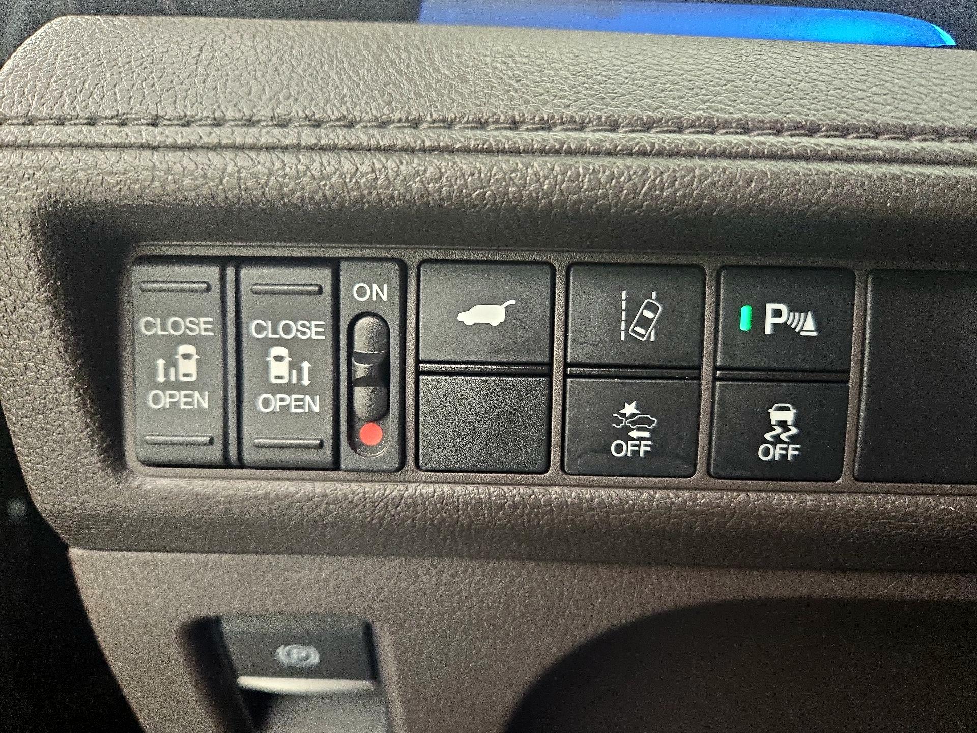 Thumbnail: 2018 Honda Odyssey - 13