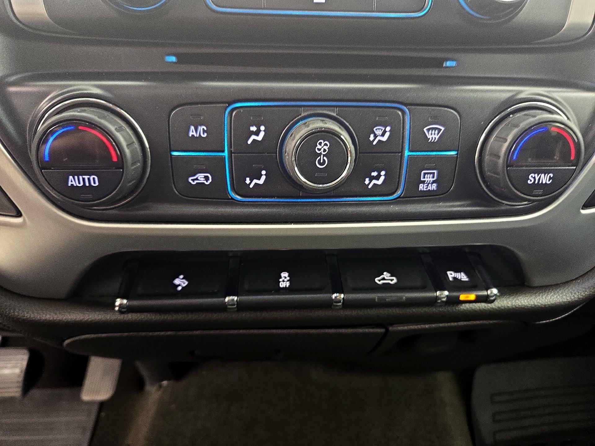 Thumbnail: 2018 GMC Sierra 1500 - 17