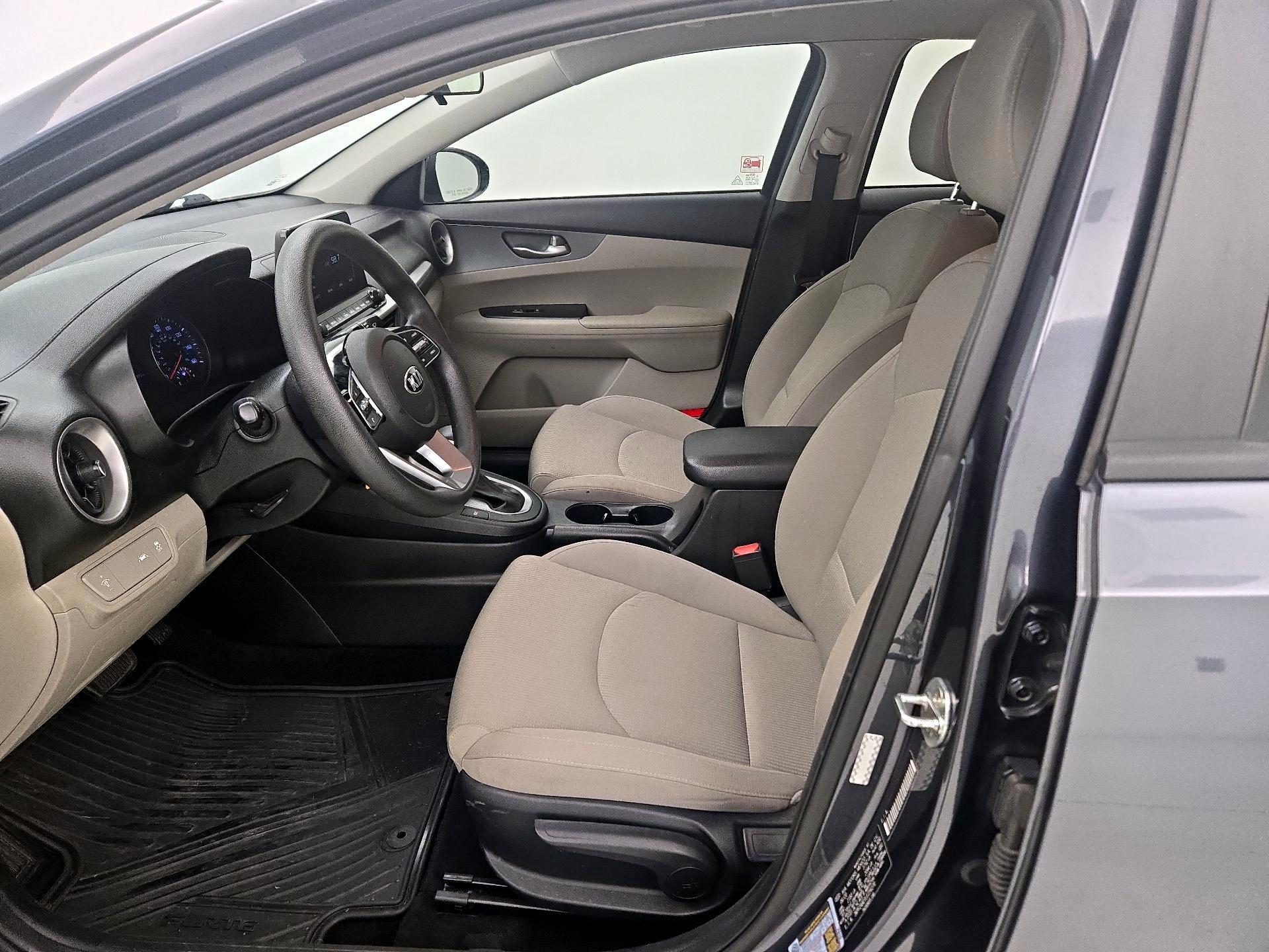 Thumbnail: 2020 Kia Forte - 11