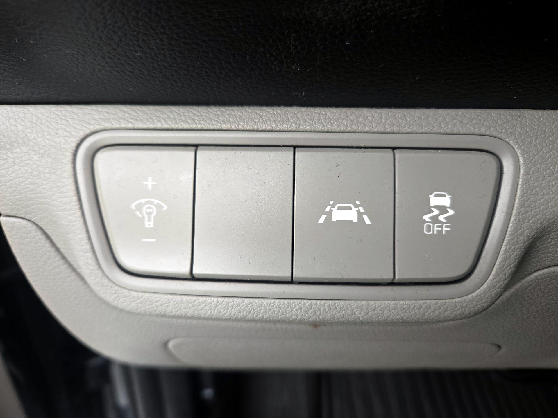 Thumbnail: 2020 Kia Forte - 13