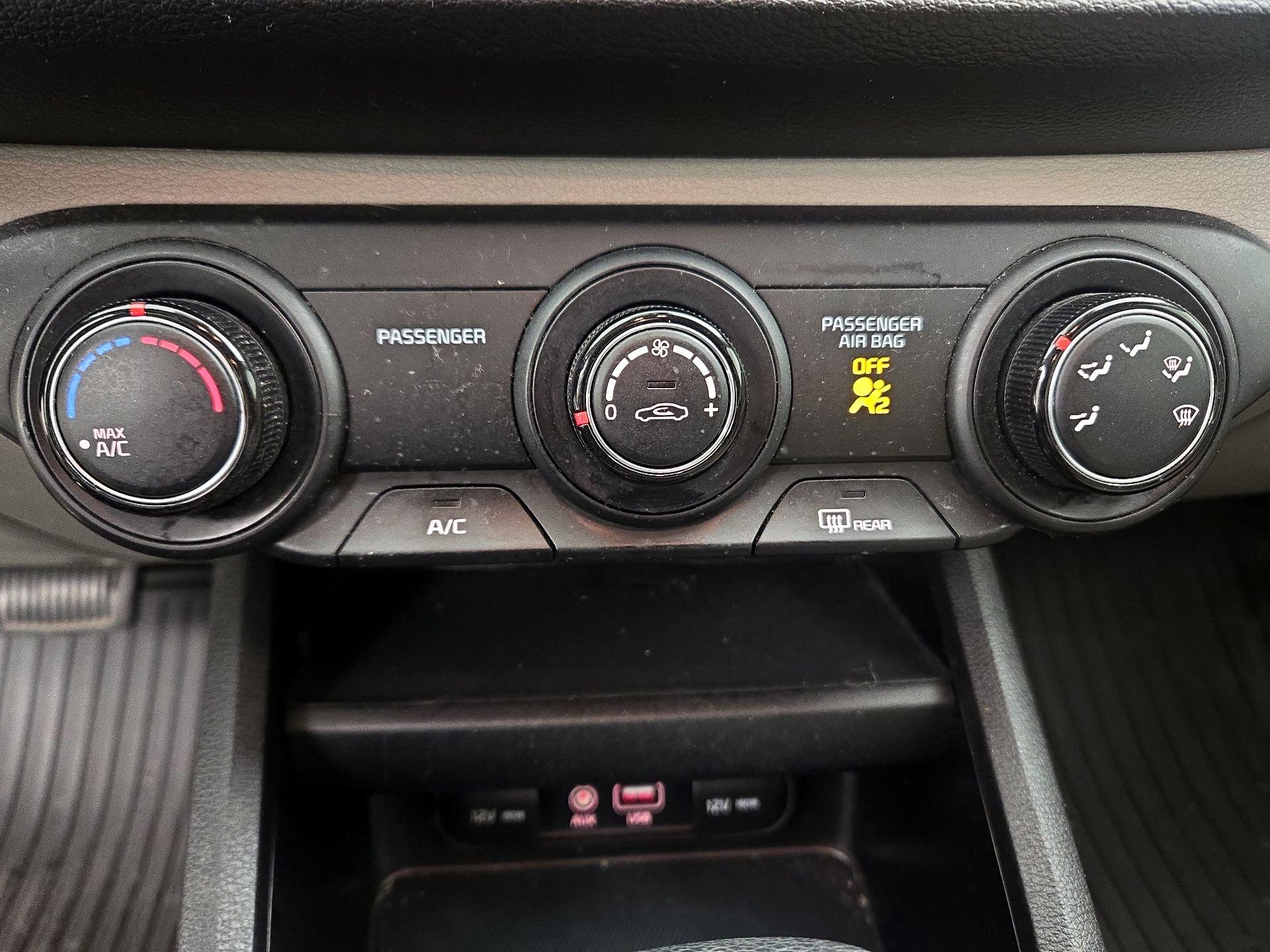 Thumbnail: 2020 Kia Forte - 16