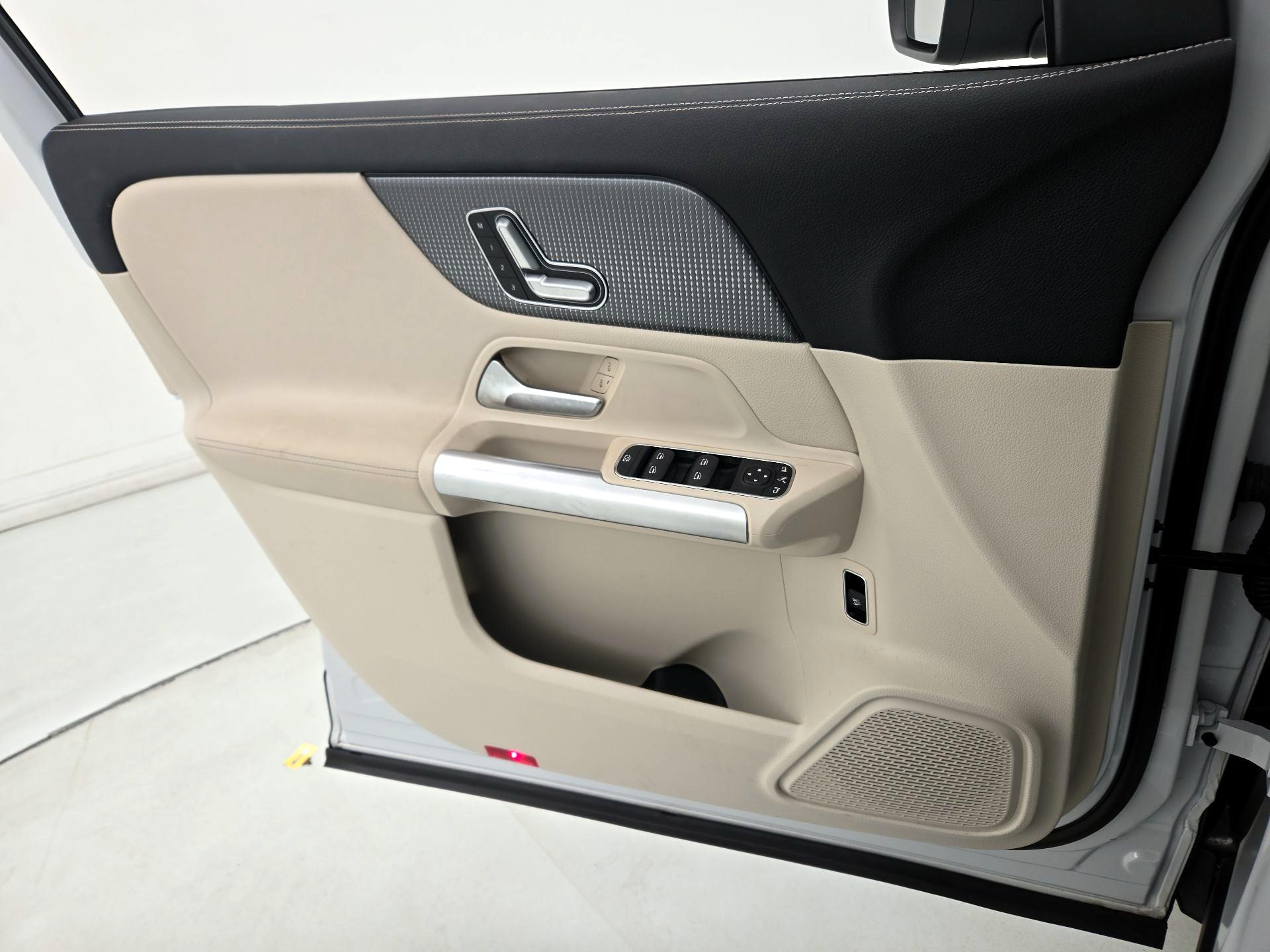 Thumbnail: 2023 Mercedes-Benz GLA - 12