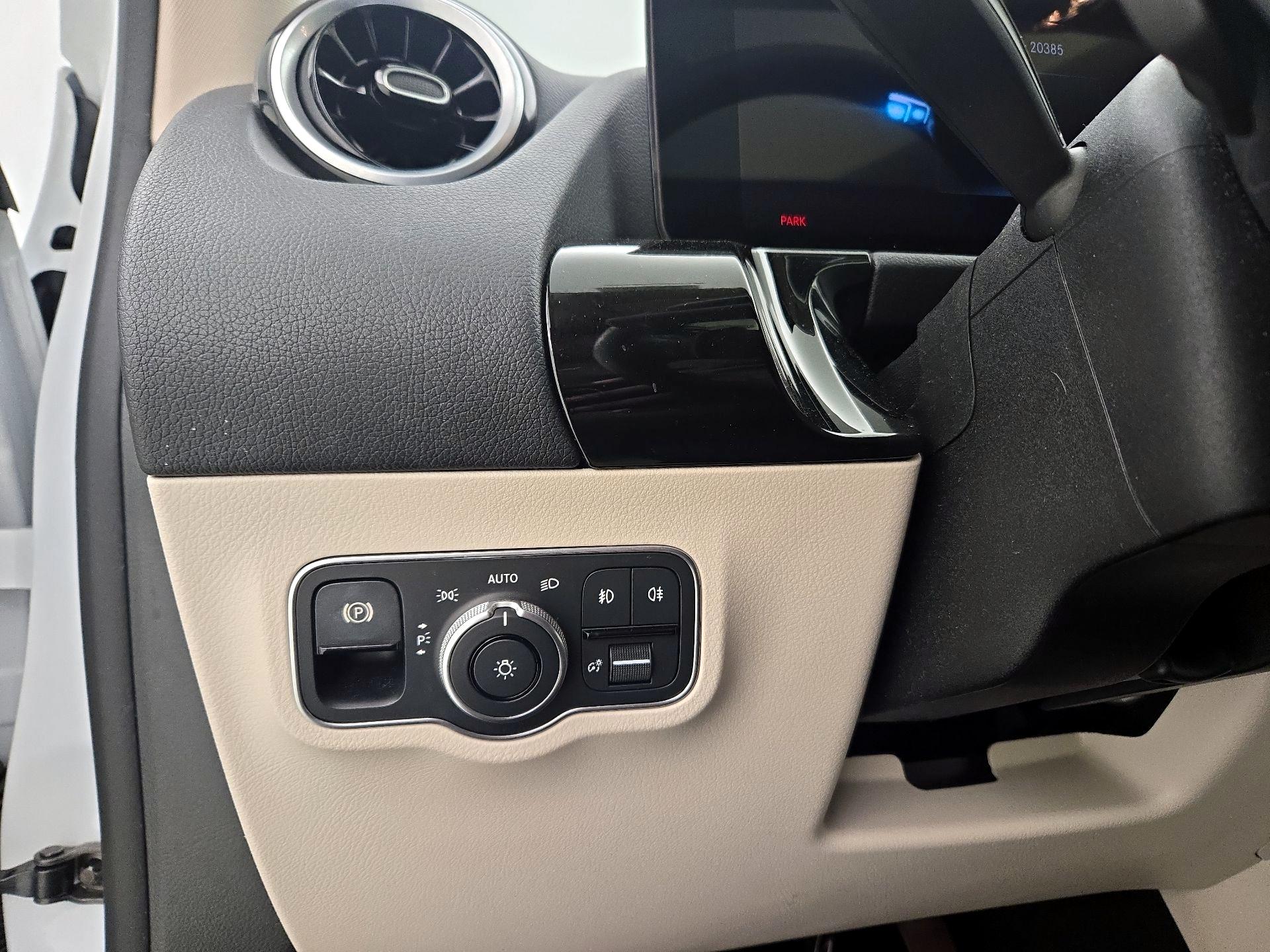 Thumbnail: 2023 Mercedes-Benz GLA - 13