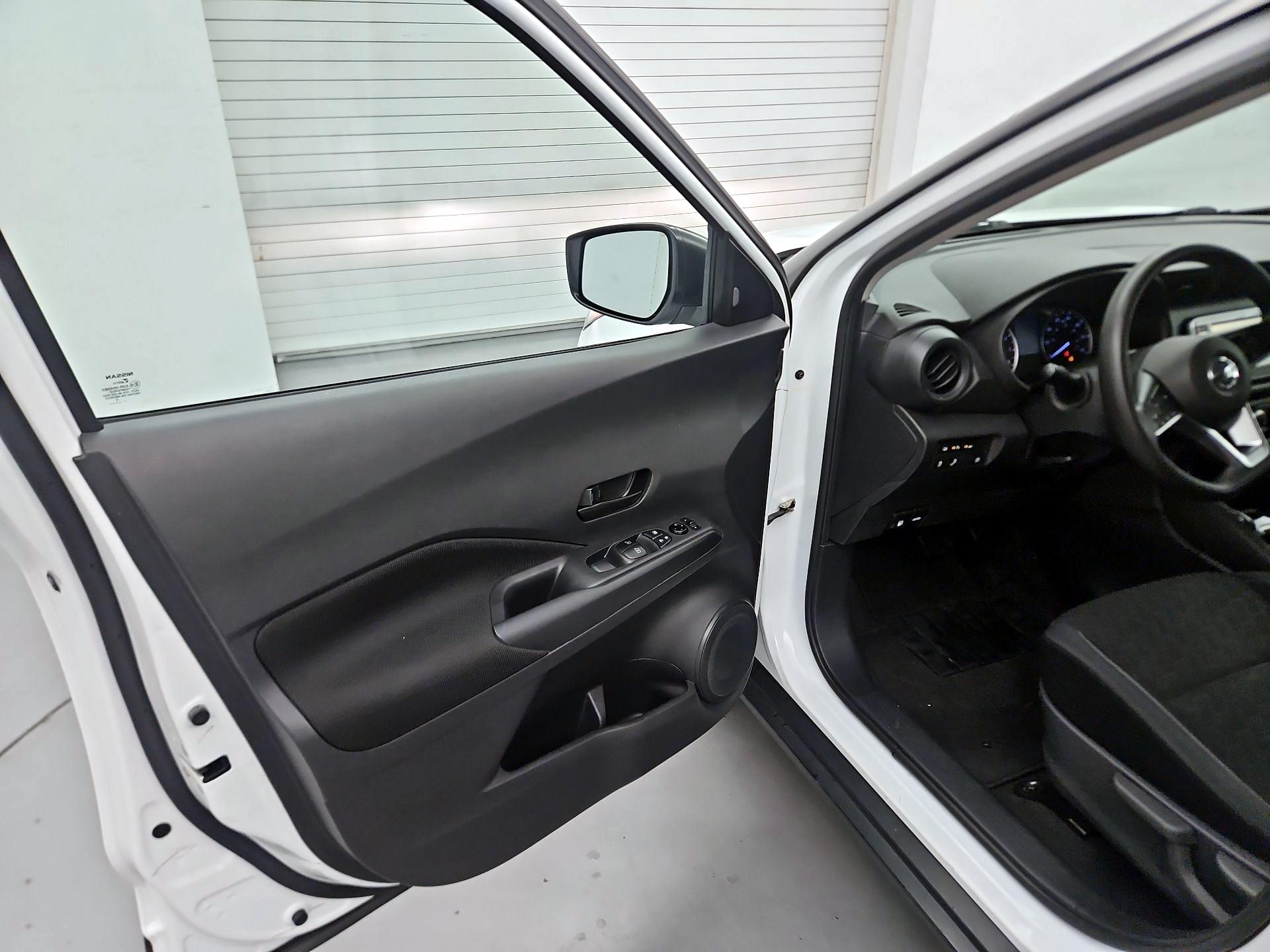 Thumbnail: 2021 Nissan Kicks - 12