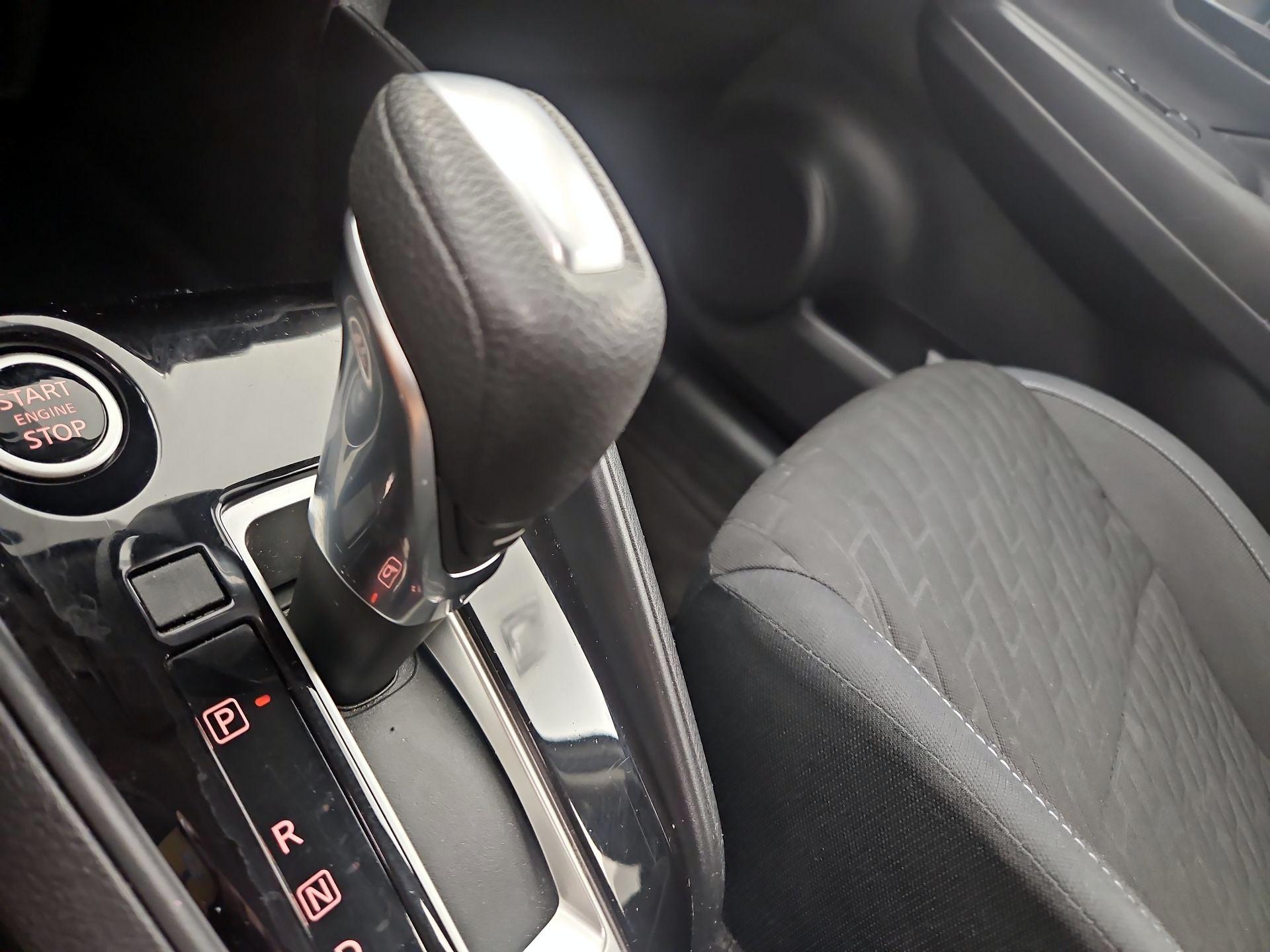 Thumbnail: 2021 Nissan Kicks - 16