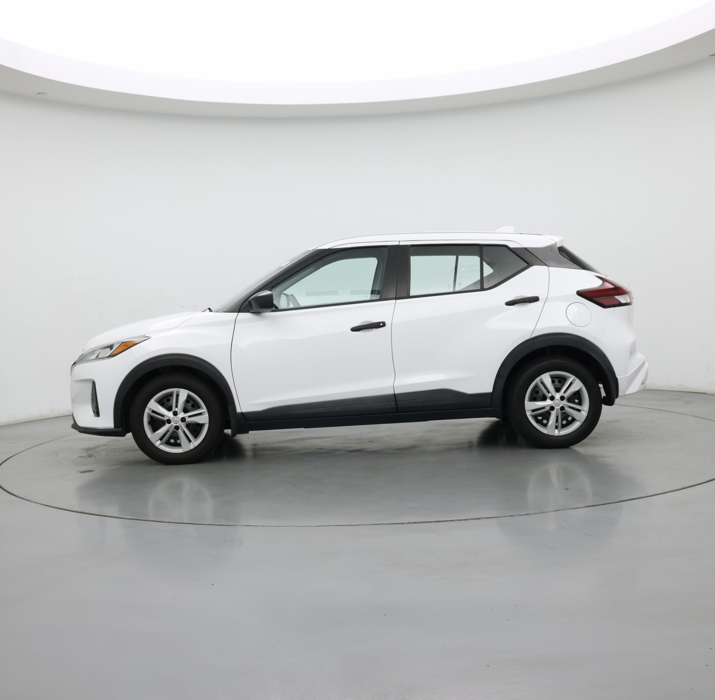 Thumbnail: 2021 Nissan Kicks - 3