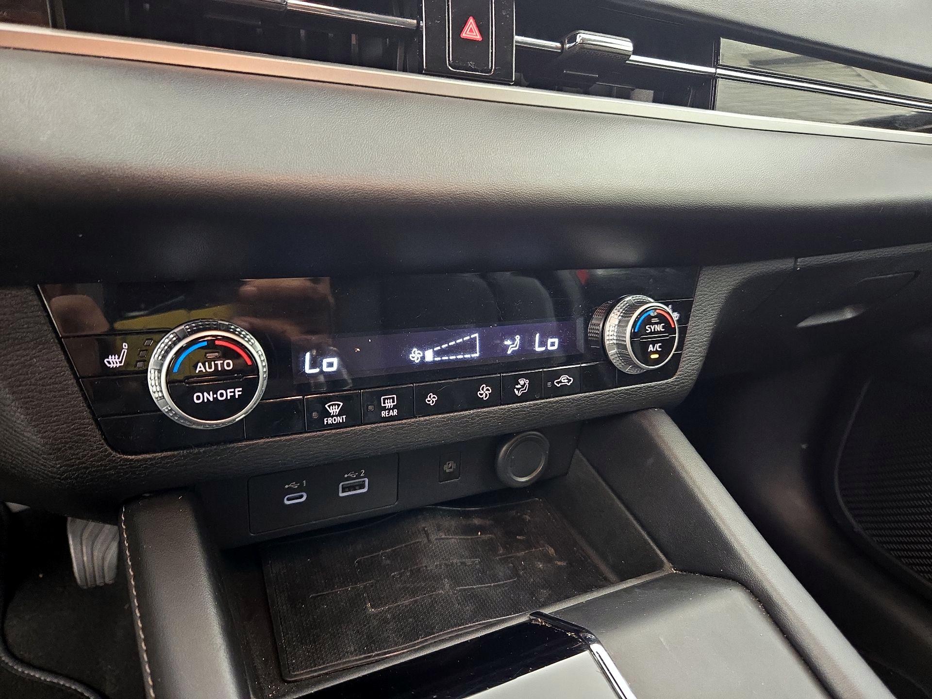 Thumbnail: 2022 Mitsubishi Outlander - 17