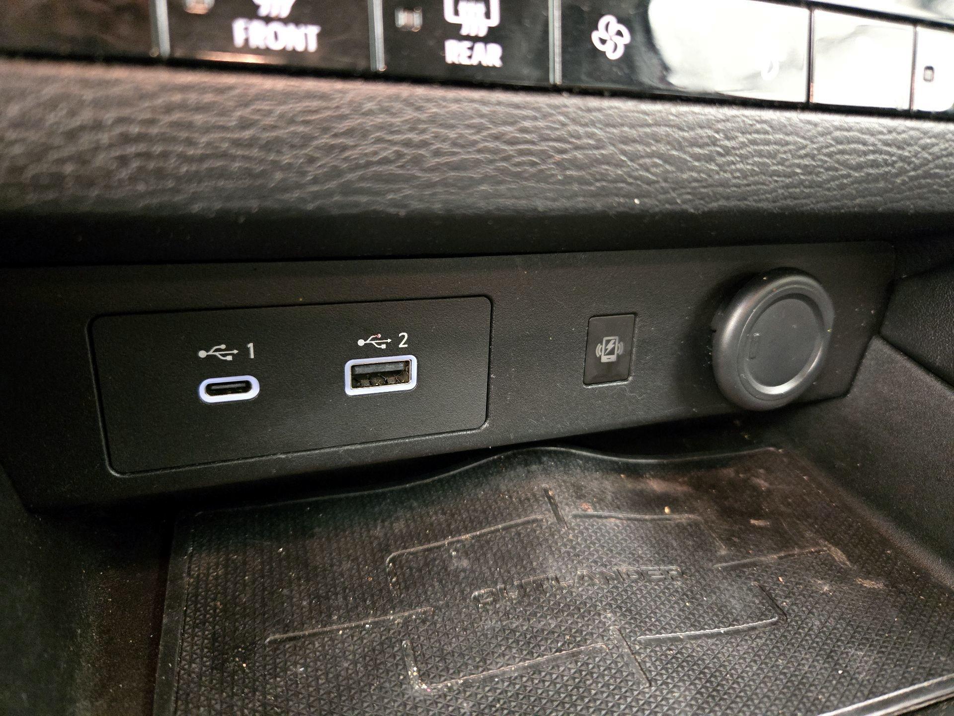 Thumbnail: 2022 Mitsubishi Outlander - 19