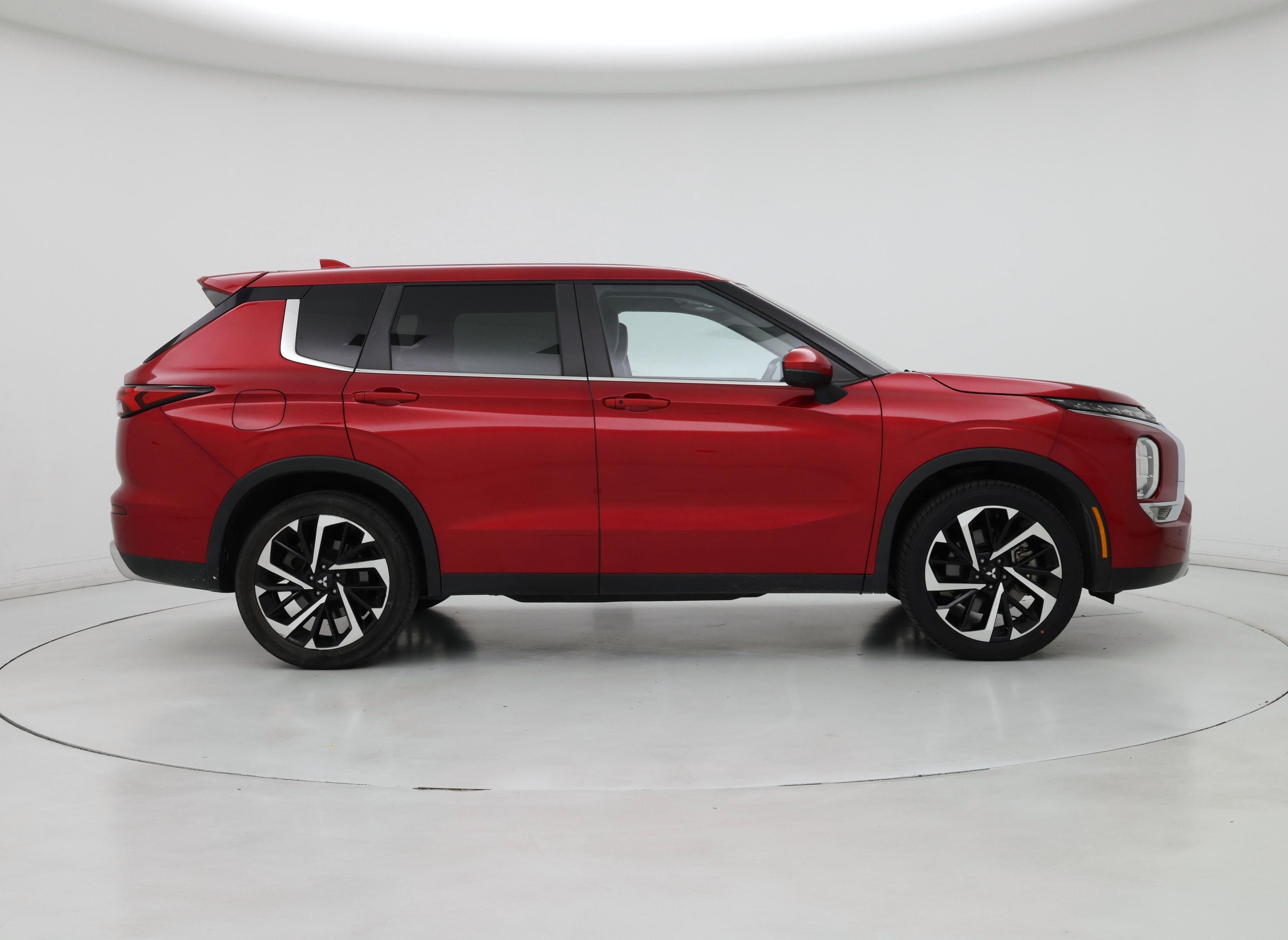 Thumbnail: 2022 Mitsubishi Outlander - 7
