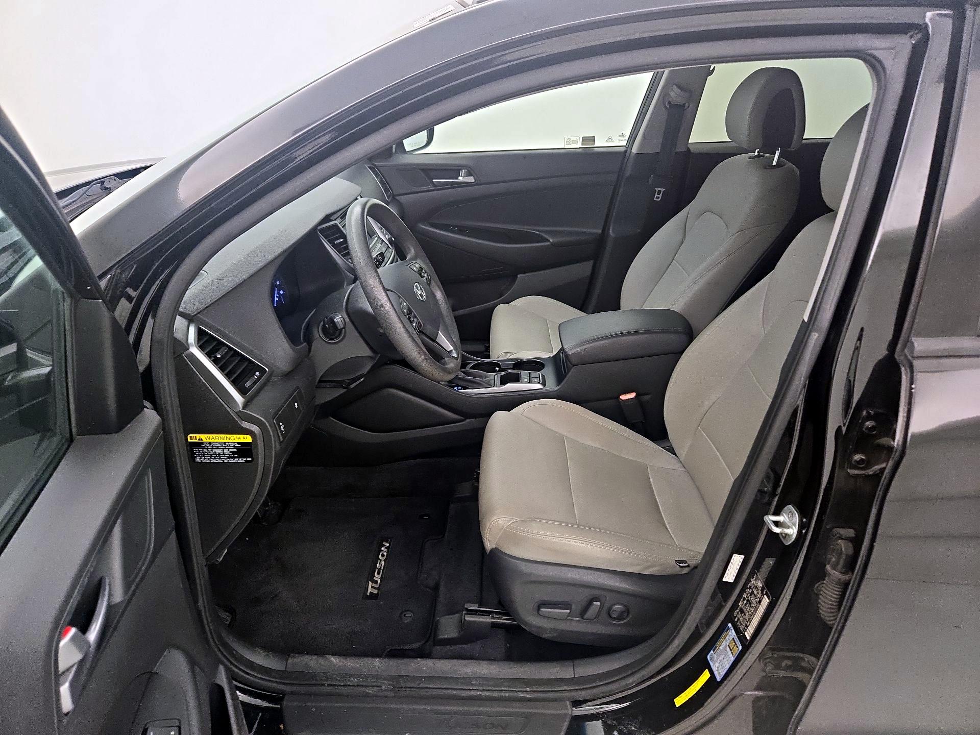 Thumbnail: 2016 Hyundai Tucson - 11