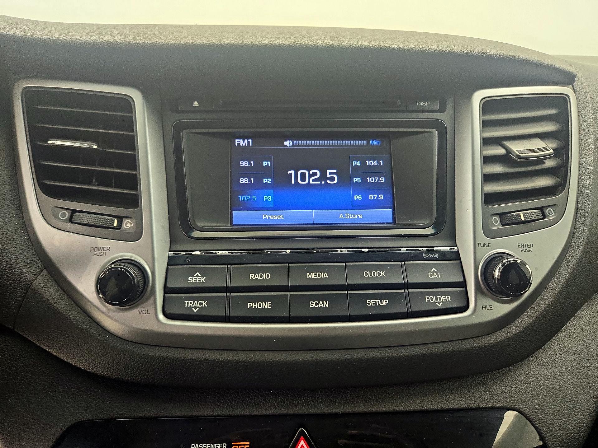 Thumbnail: 2016 Hyundai Tucson - 15