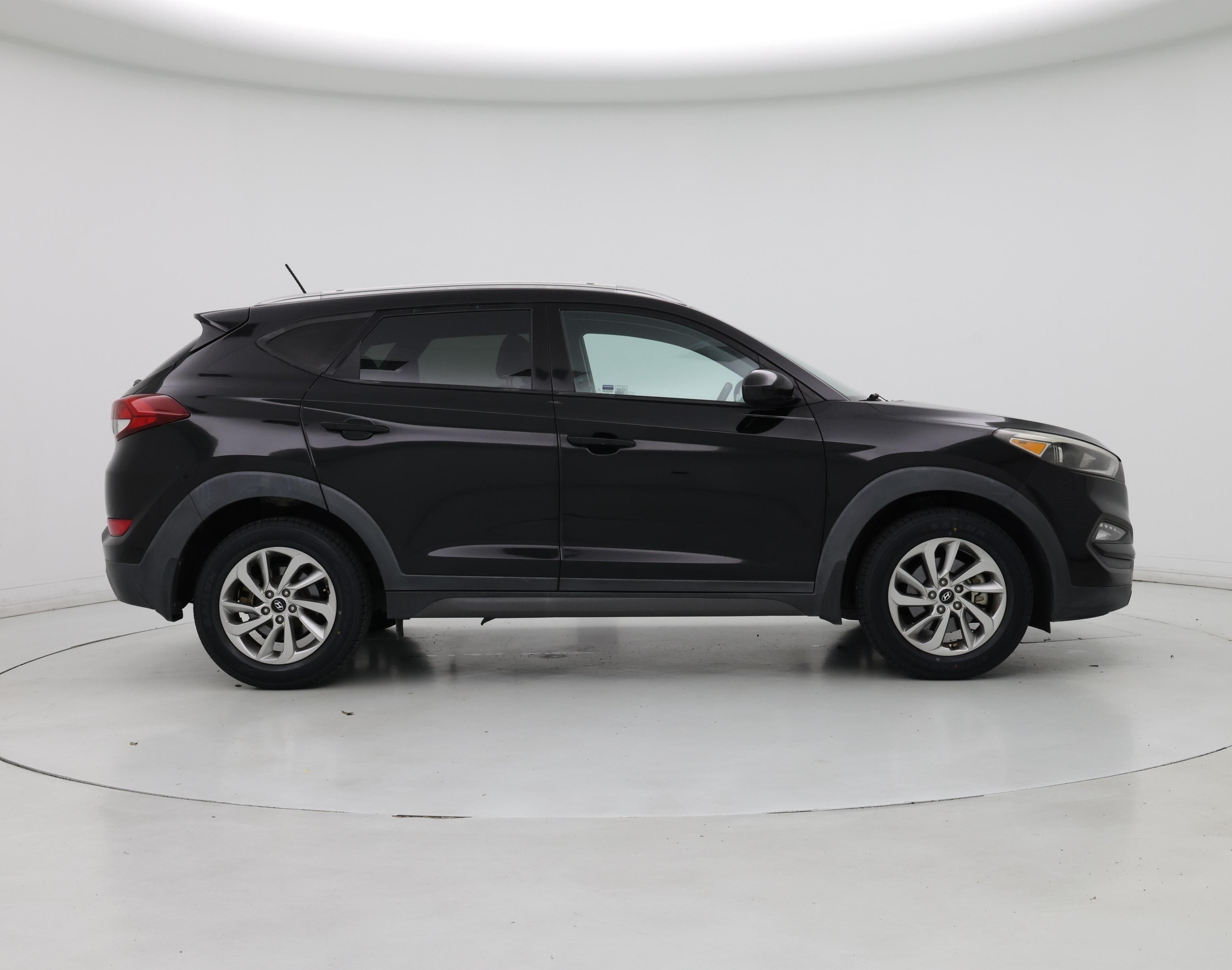 Thumbnail: 2016 Hyundai Tucson - 7