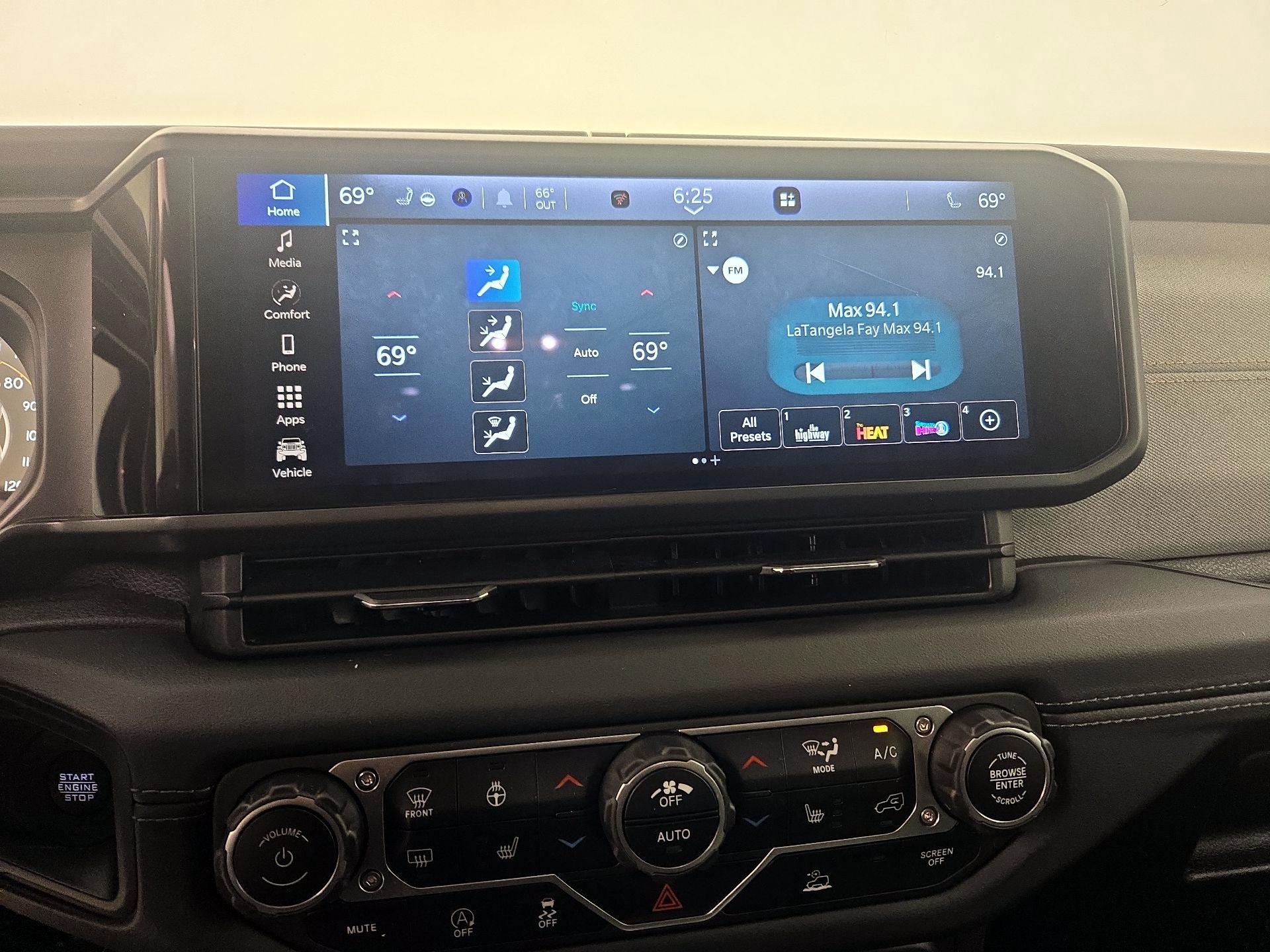 Thumbnail: 2024 Jeep Wrangler - 15