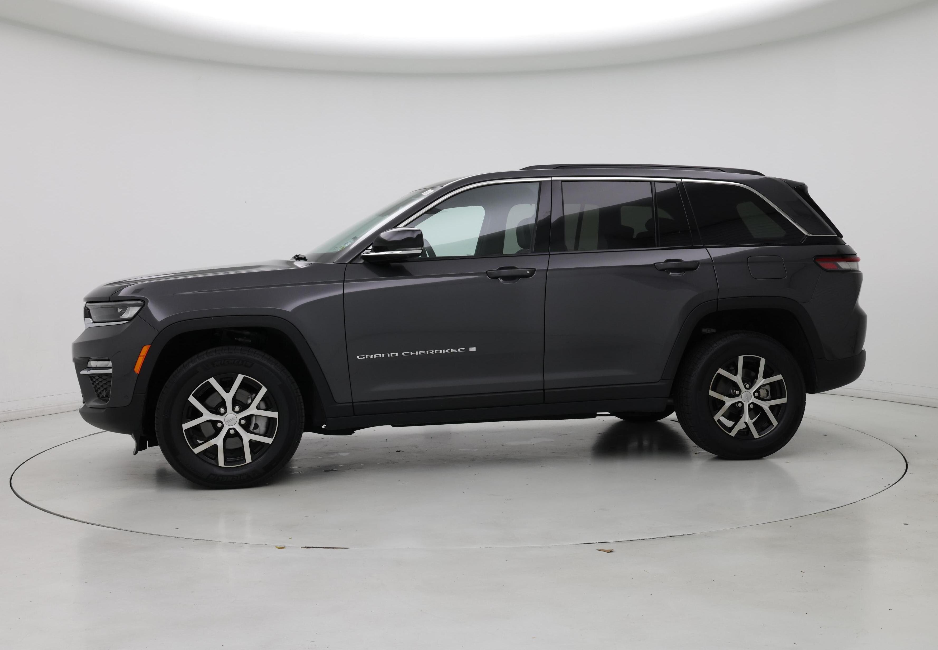 Thumbnail: 2025 Jeep Grand Cherokee - 3