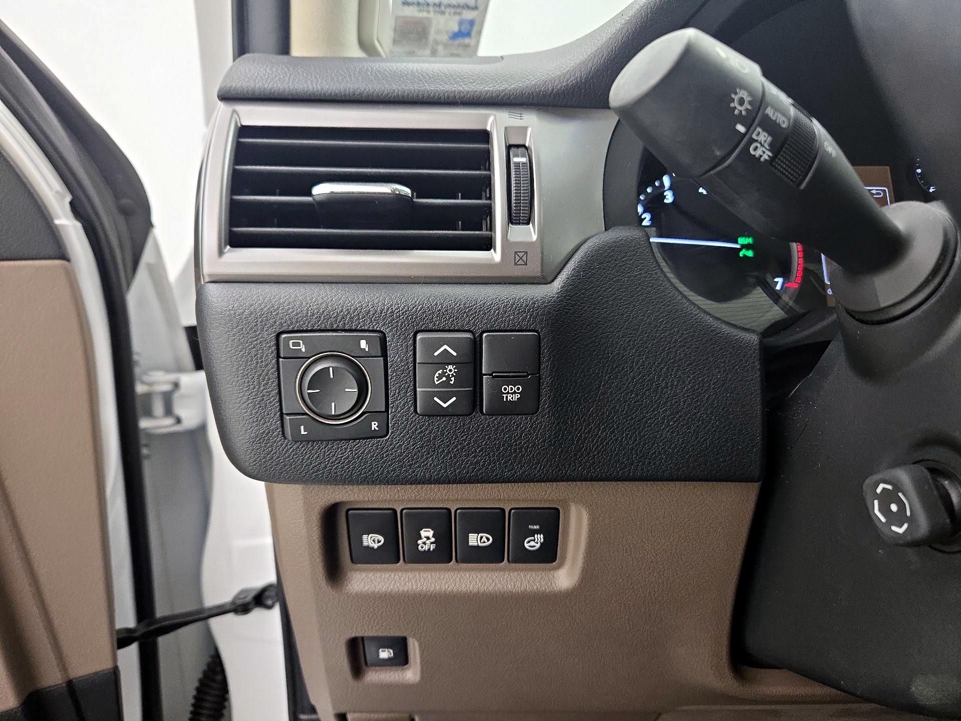 Thumbnail: 2022 Lexus GX - 13