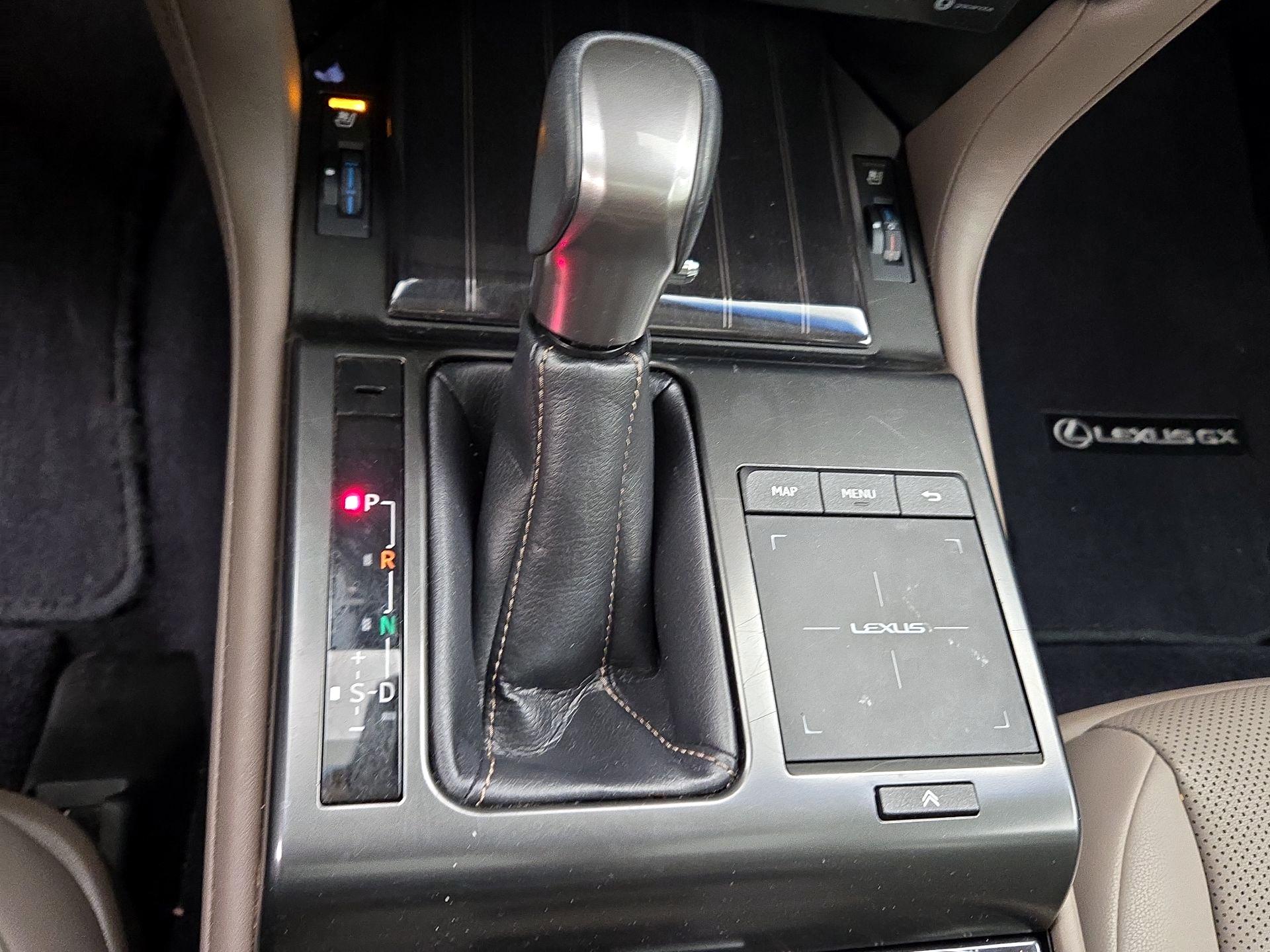 Thumbnail: 2022 Lexus GX - 18