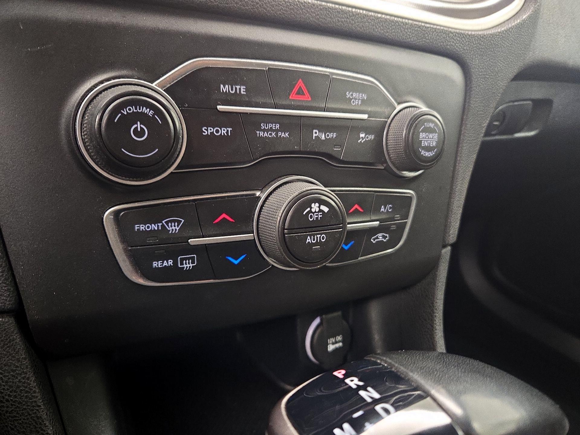 Thumbnail: 2022 Dodge Charger - 16