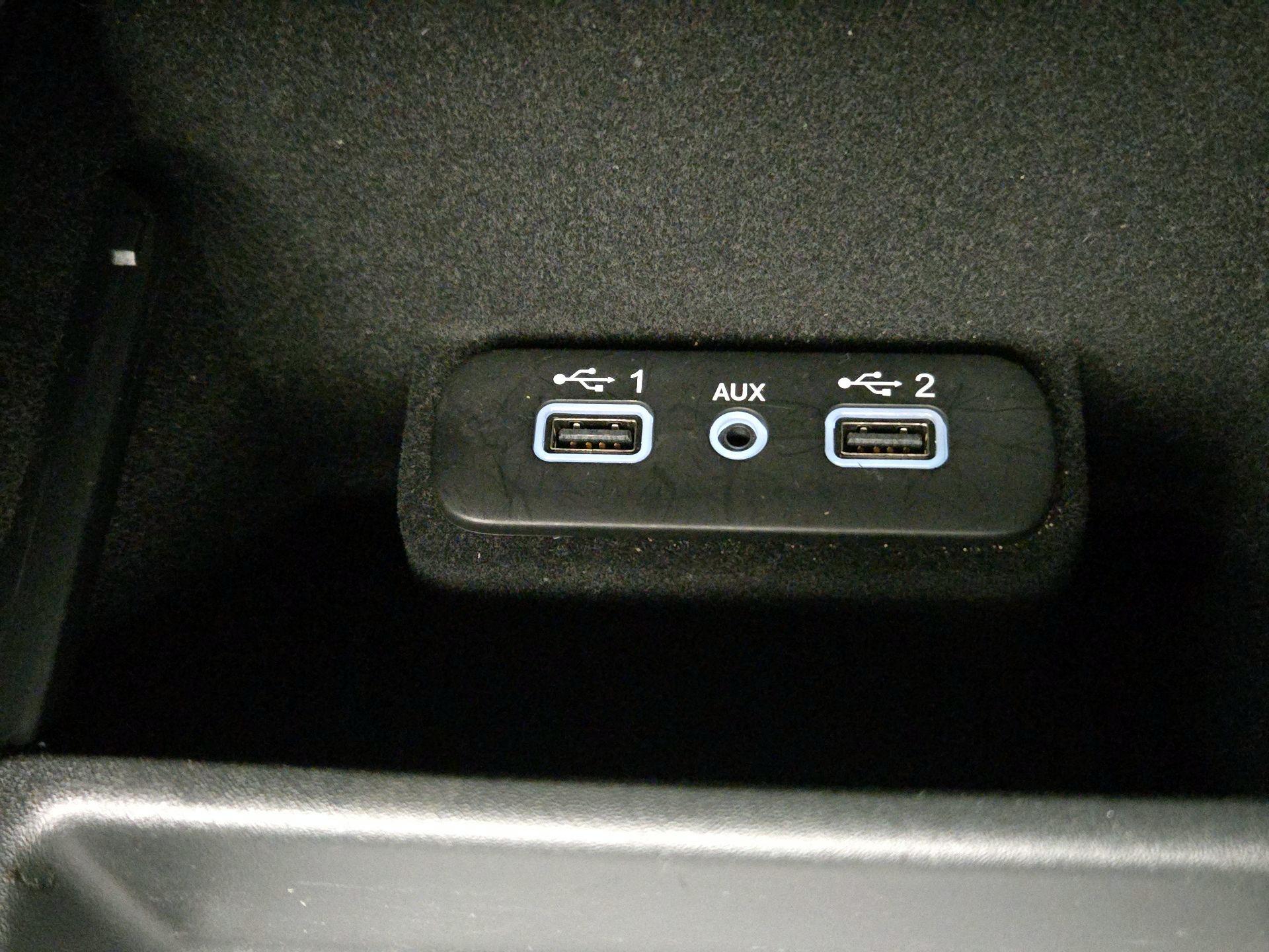 Thumbnail: 2022 Dodge Charger - 18