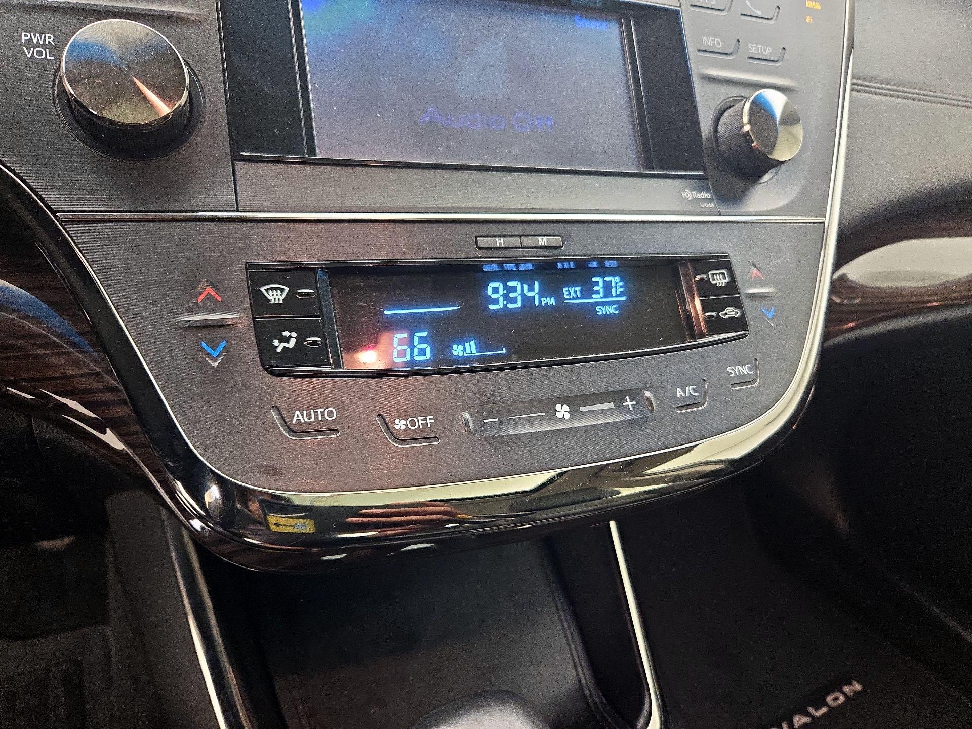 Thumbnail: 2014 Toyota Avalon - 16