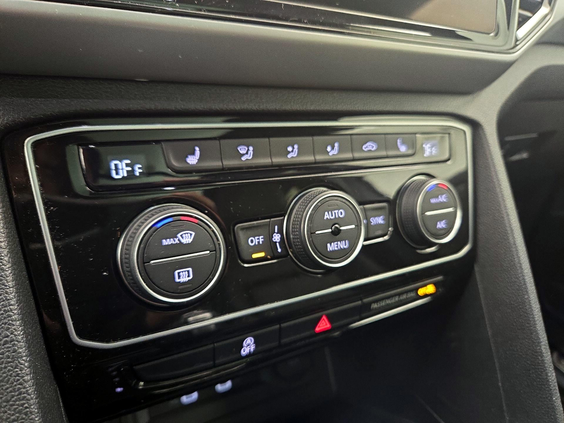 Thumbnail: 2022 Volkswagen Atlas - 16