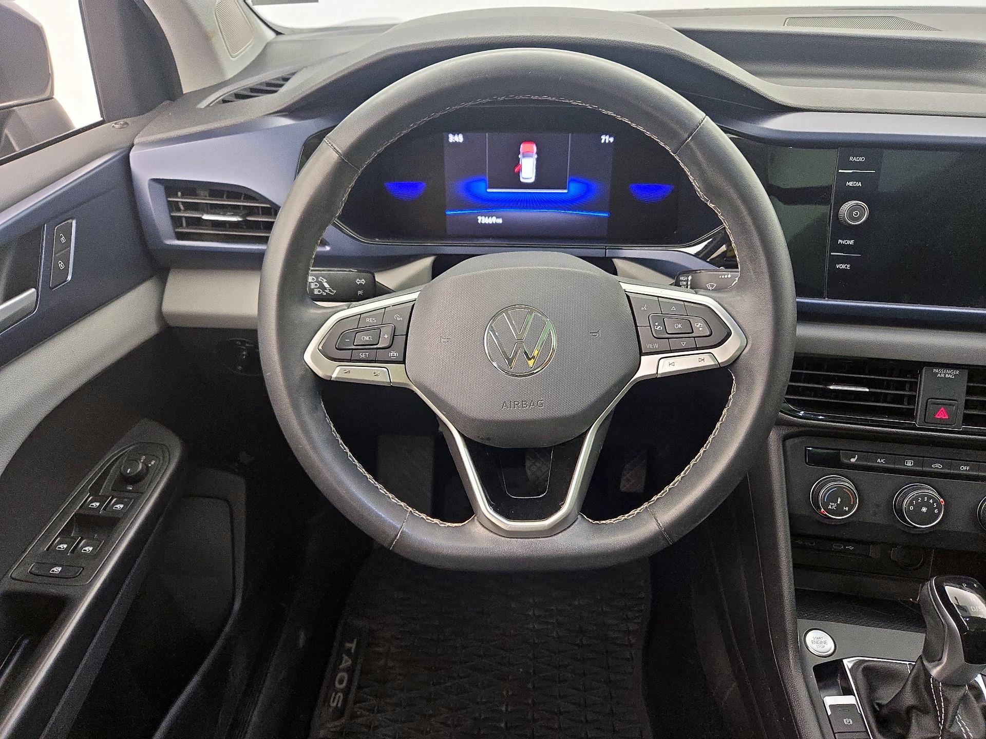 Thumbnail: 2022 Volkswagen Taos - 10