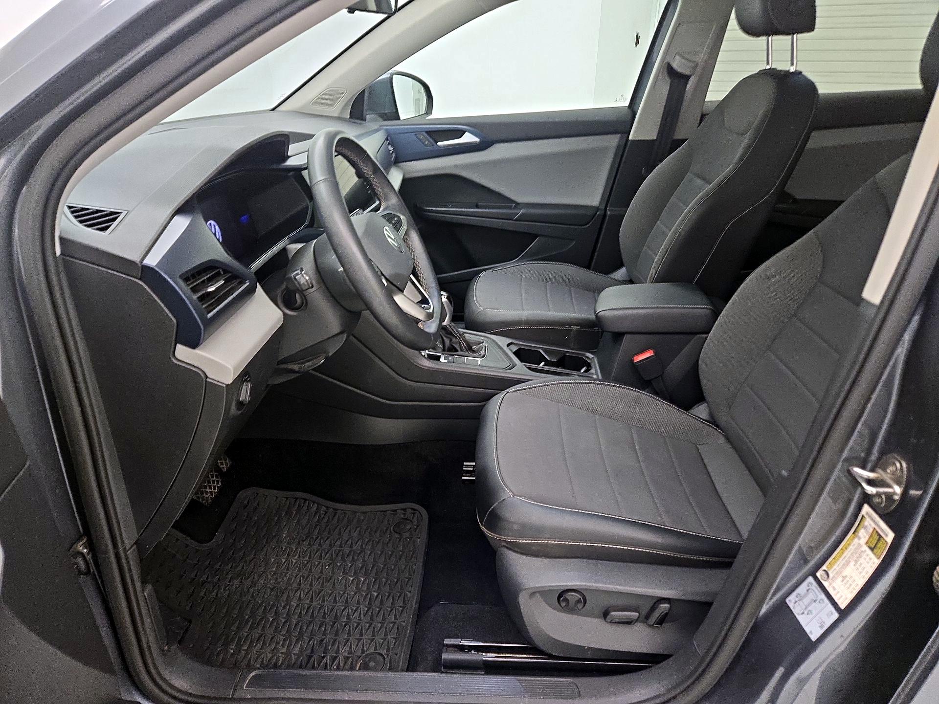 Thumbnail: 2022 Volkswagen Taos - 11