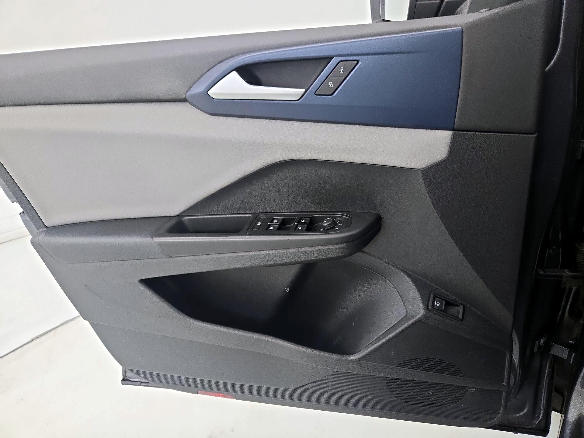 Thumbnail: 2022 Volkswagen Taos - 12