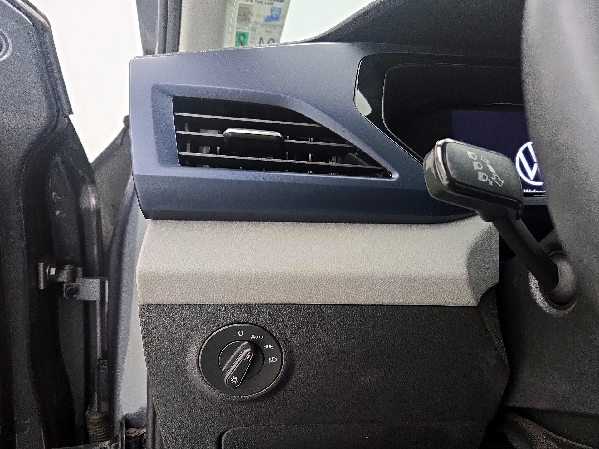 Thumbnail: 2022 Volkswagen Taos - 13