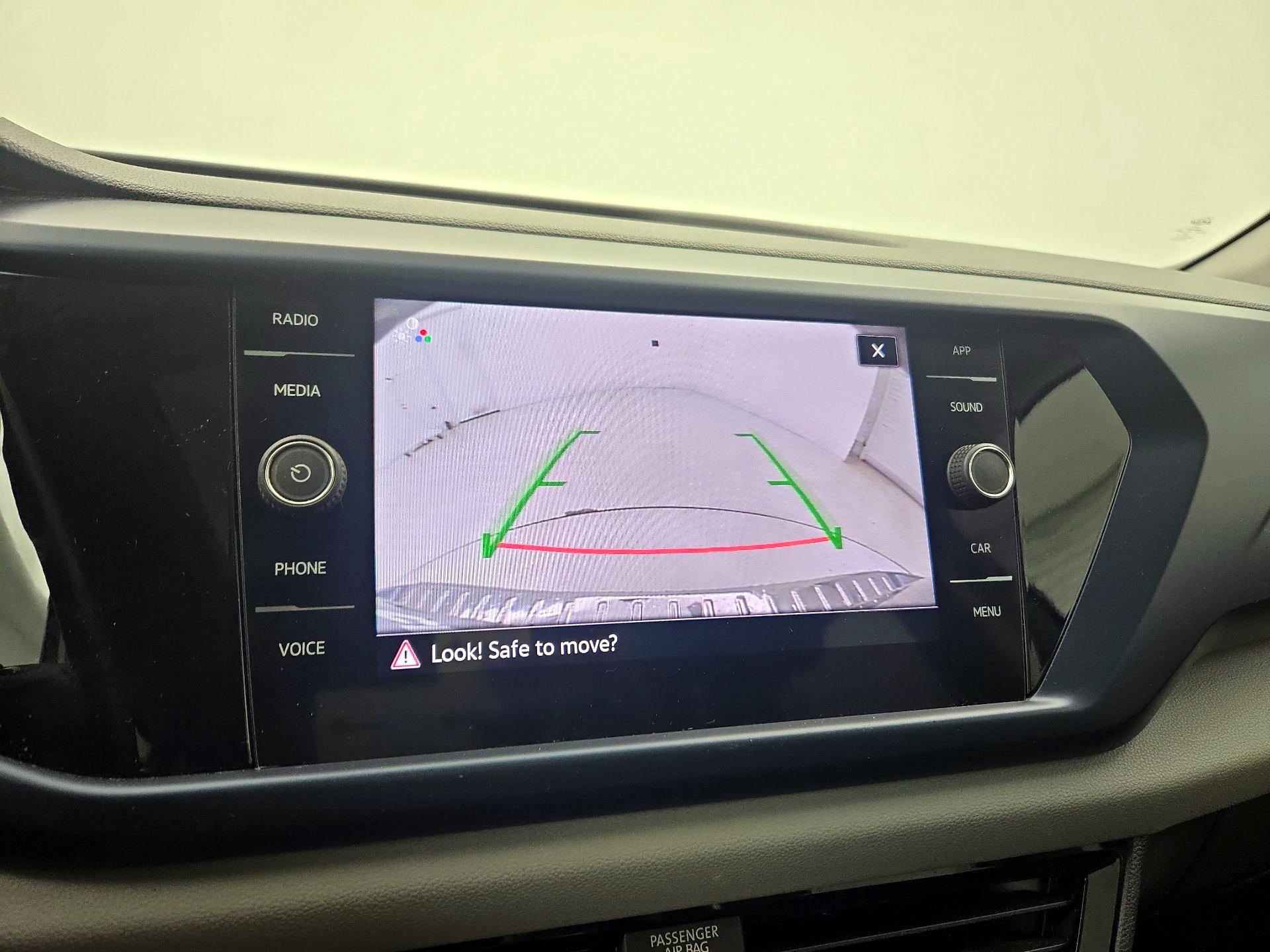 Thumbnail: 2022 Volkswagen Taos - 14