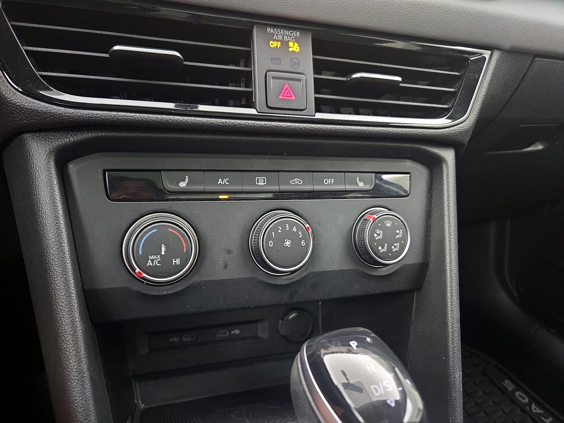 Thumbnail: 2022 Volkswagen Taos - 16