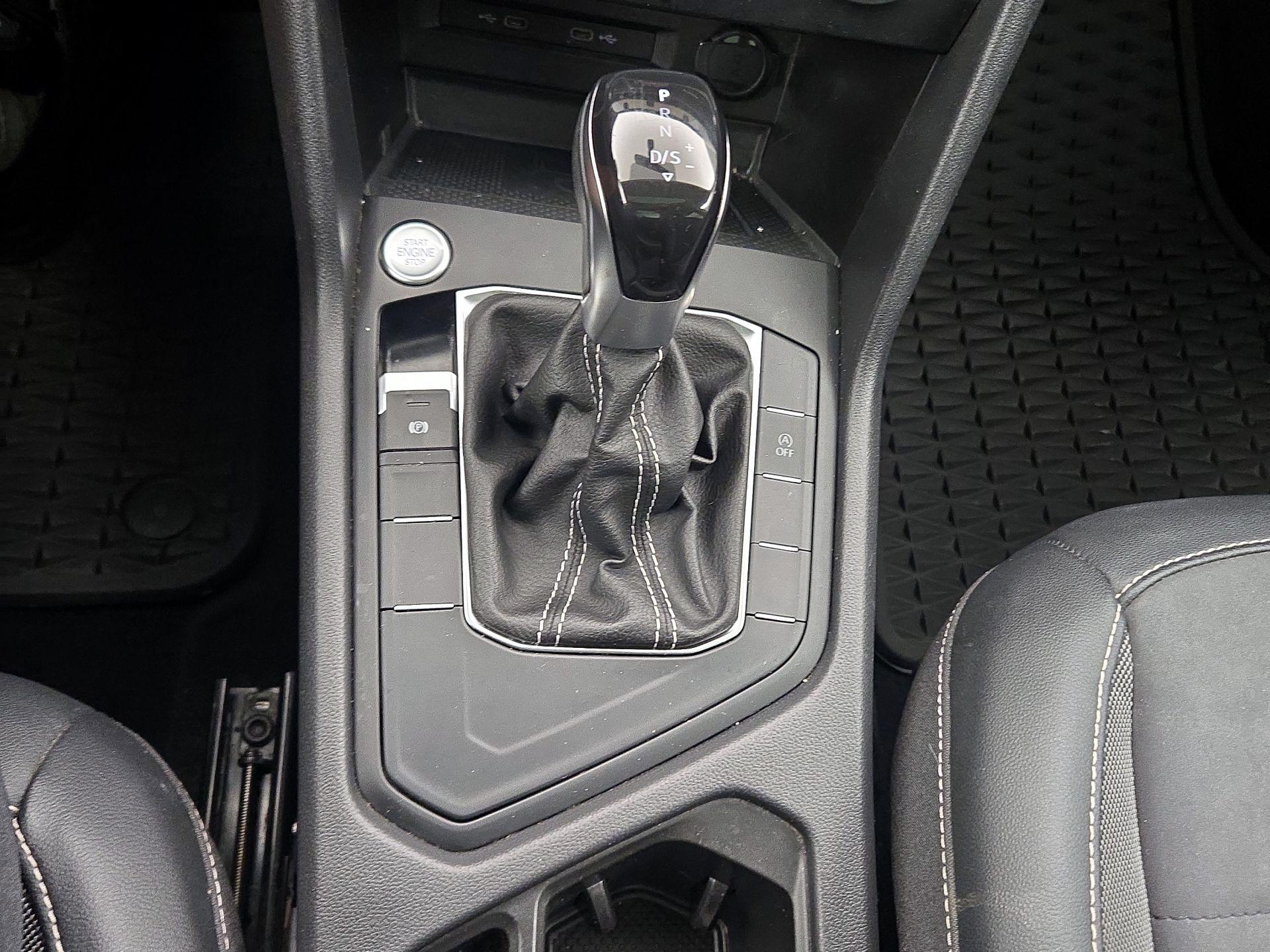 Thumbnail: 2022 Volkswagen Taos - 17